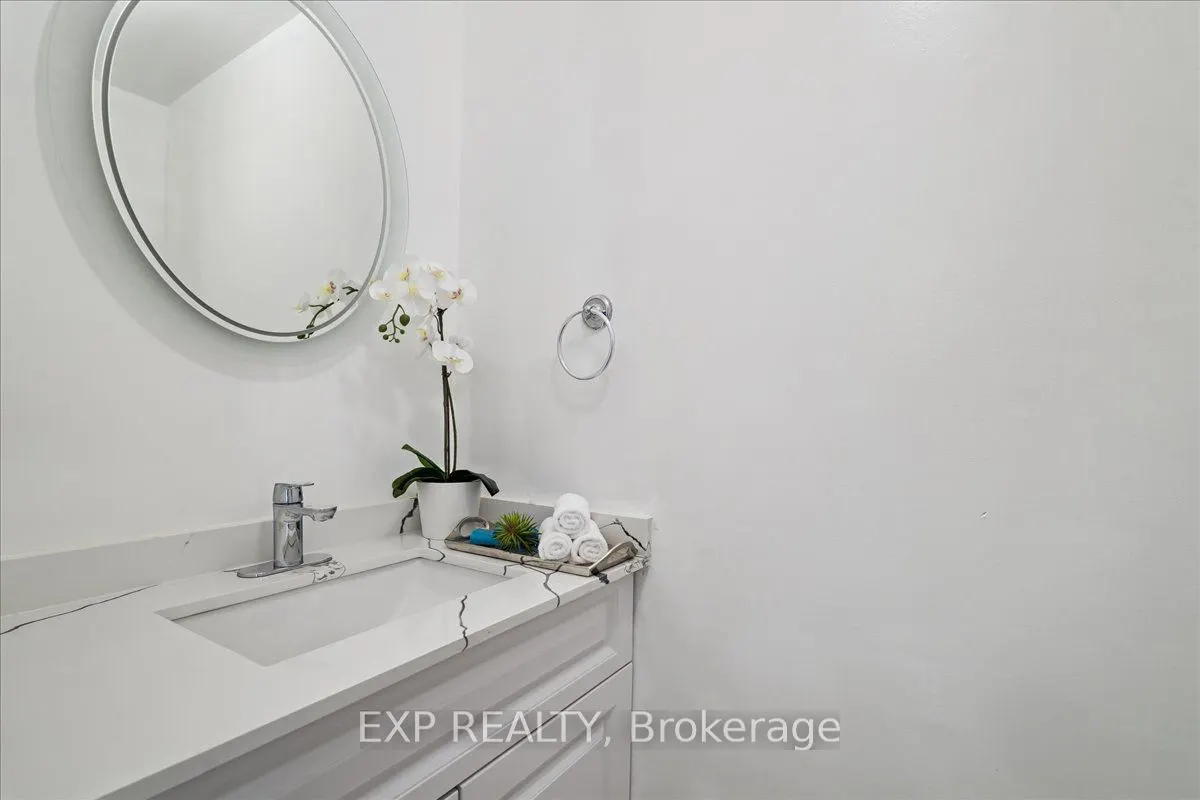 65 Greenwich Circle #124