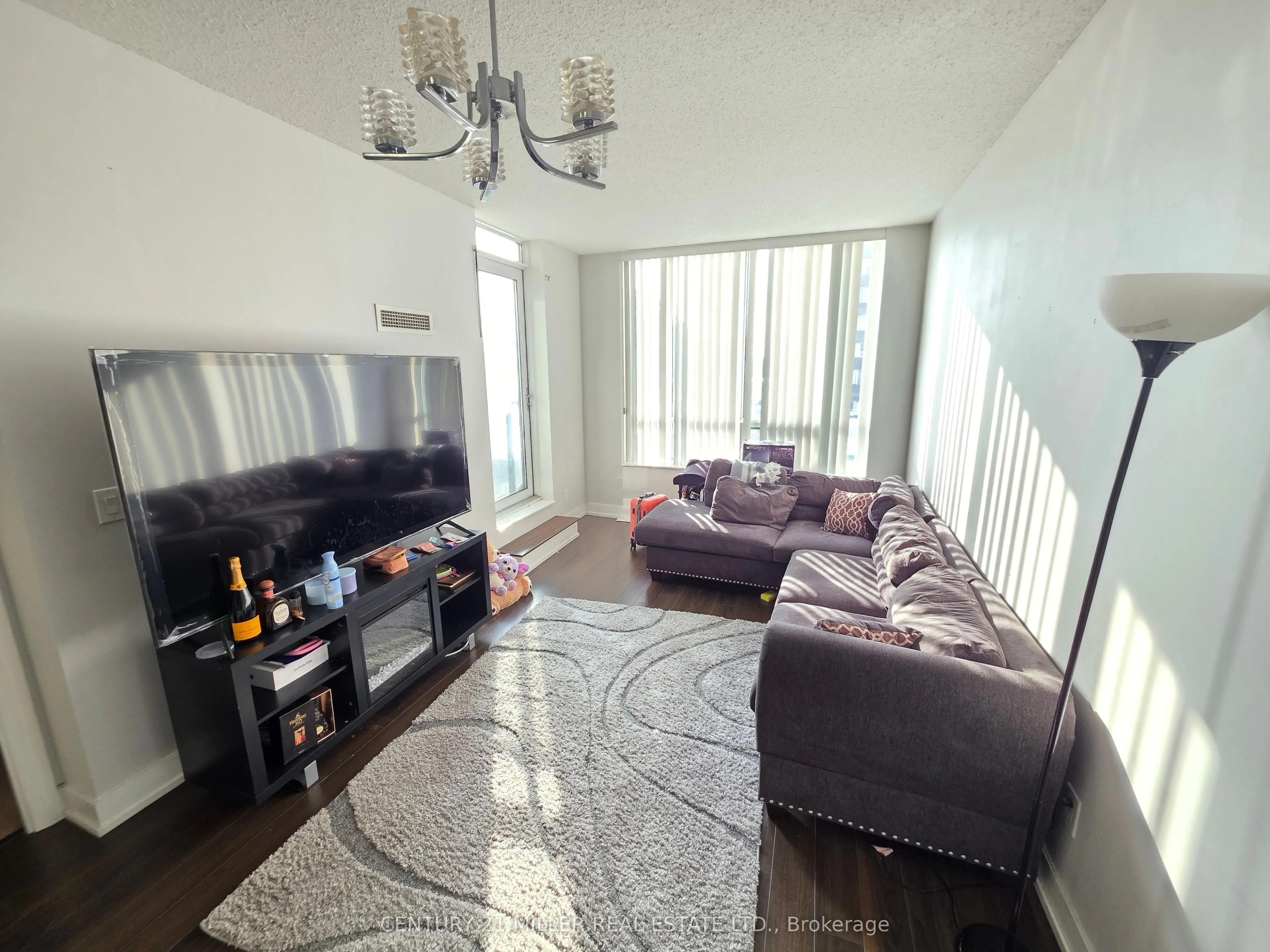 6 Eva Road #111