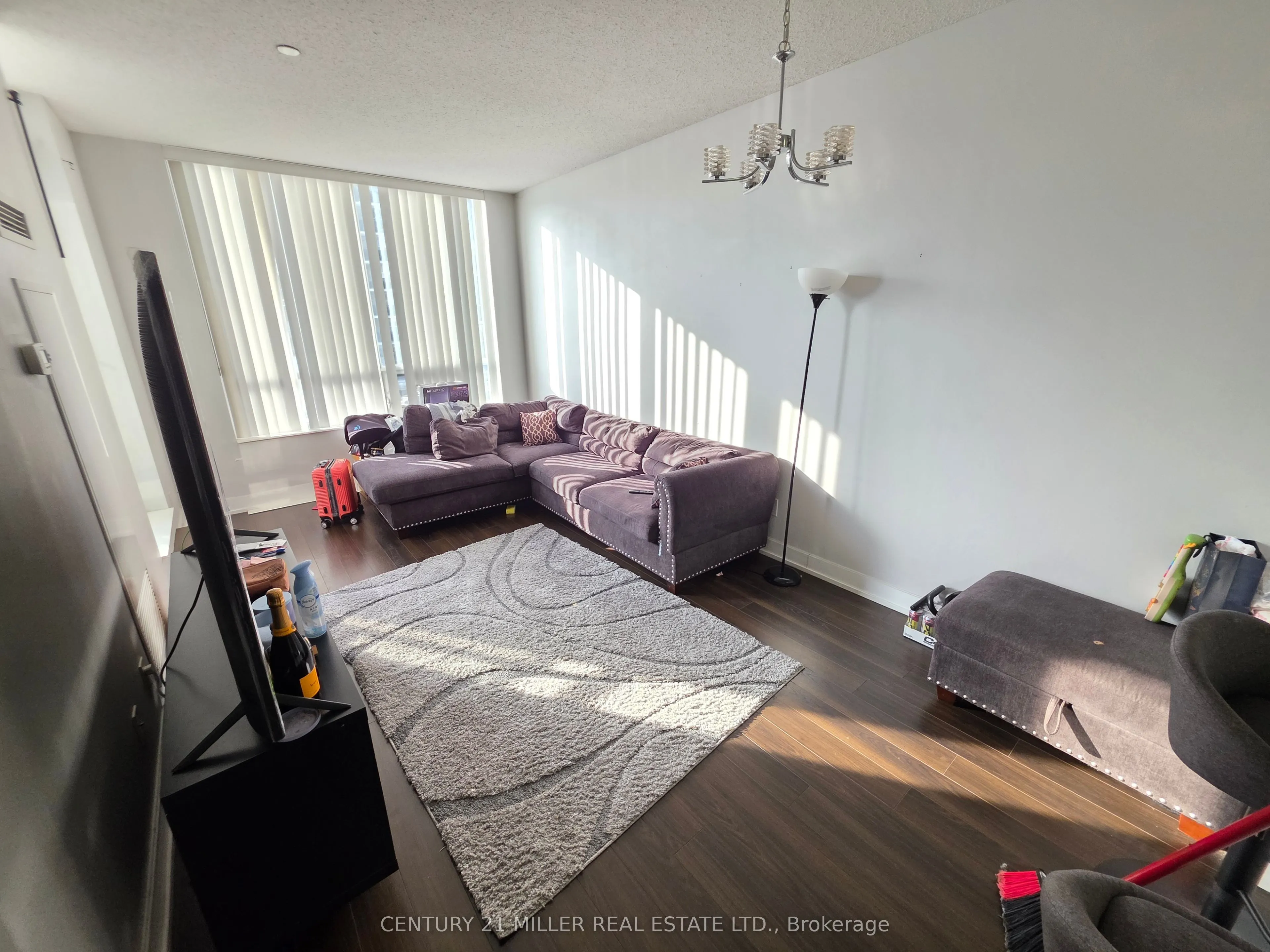 6 Eva Road #111