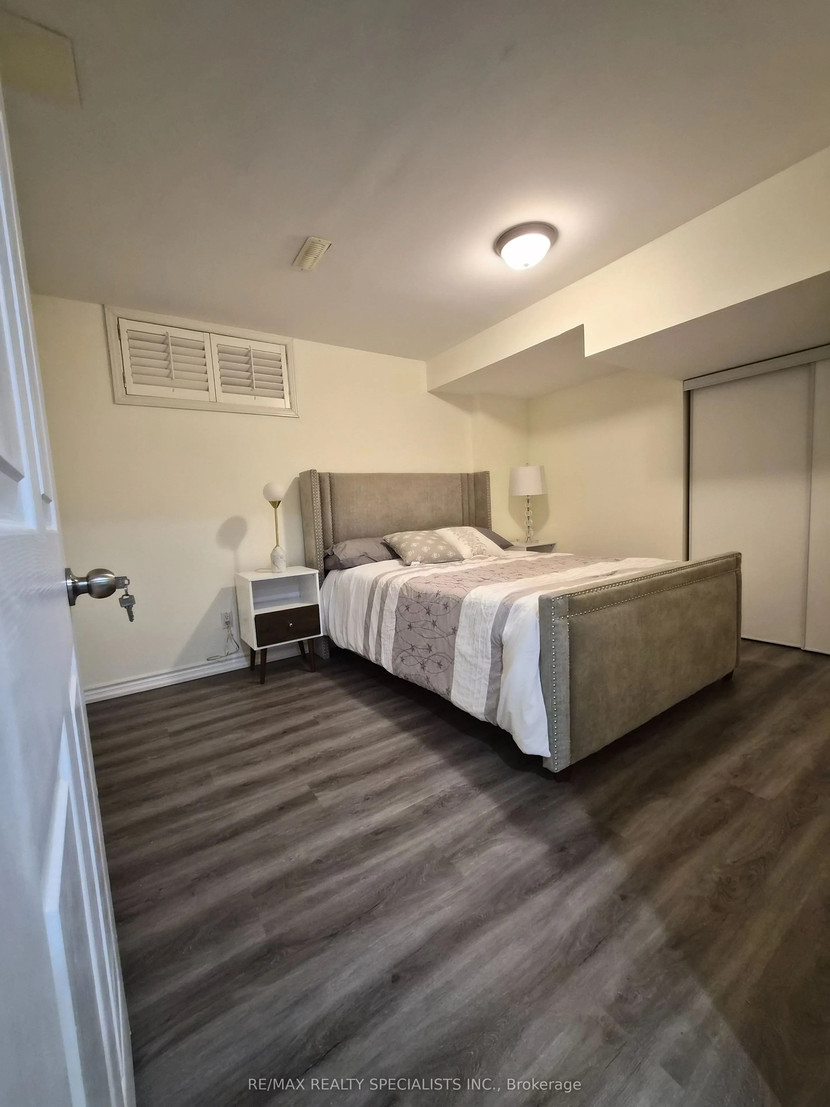 57 Fairview Road W