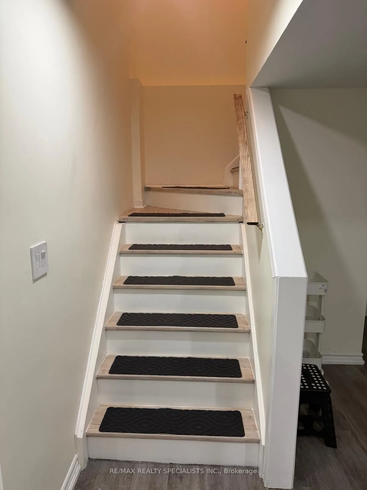 57 Fairview Road W