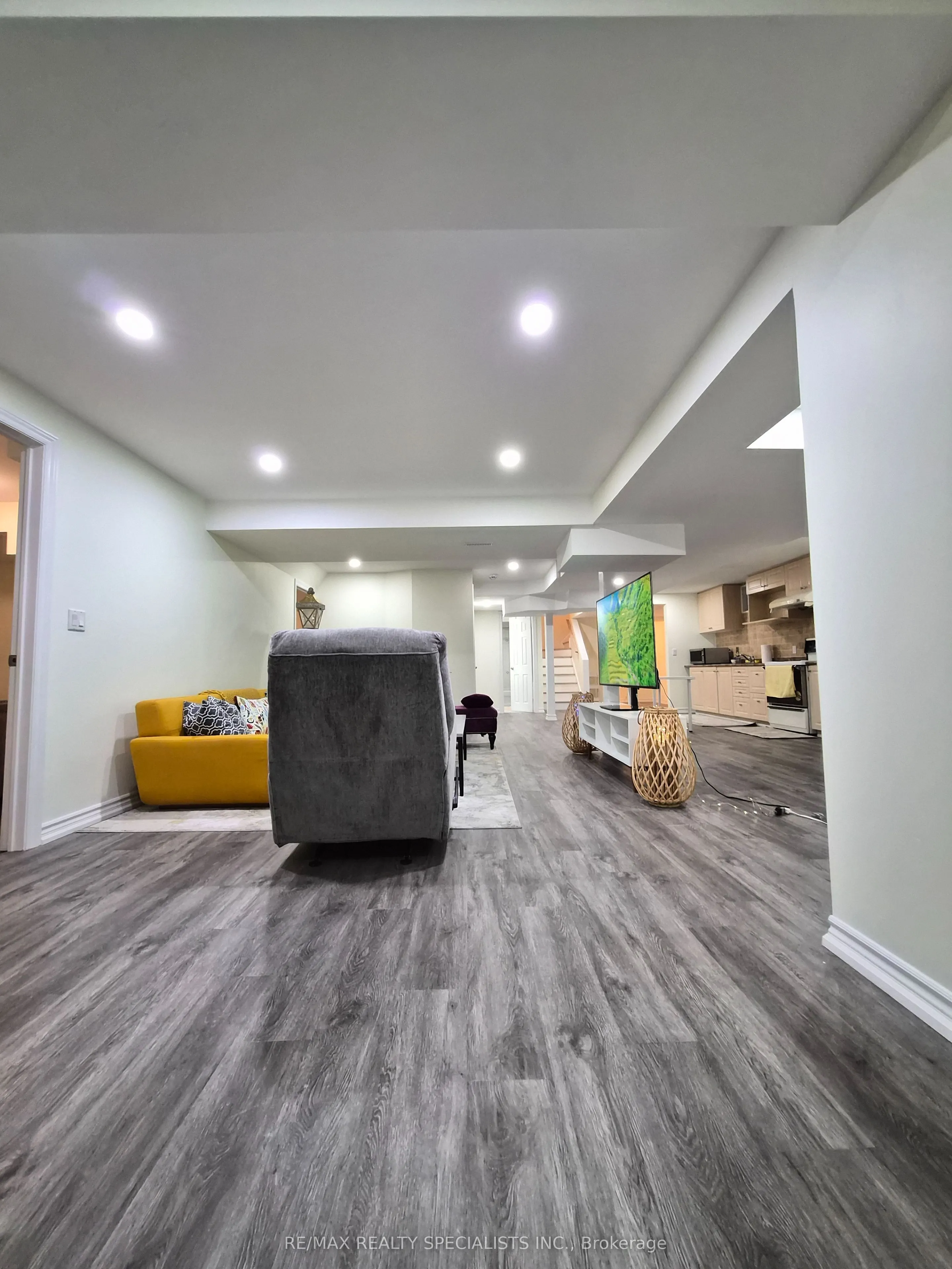 57 Fairview Road W