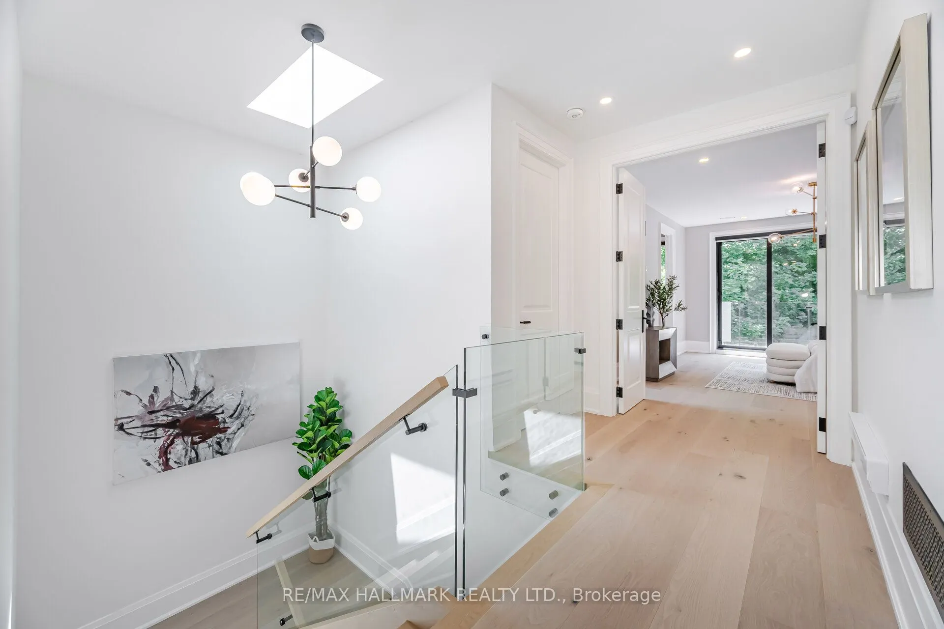 78 South Kingsway