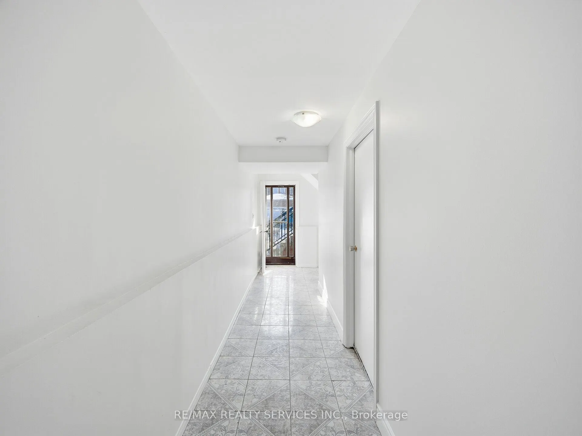 8 Deerpark Crescent