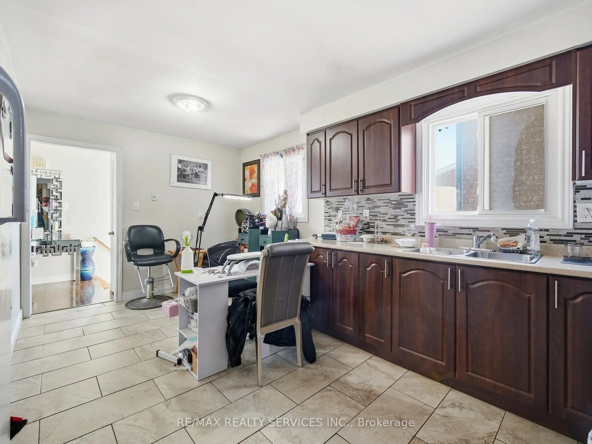 8 Deerpark Crescent