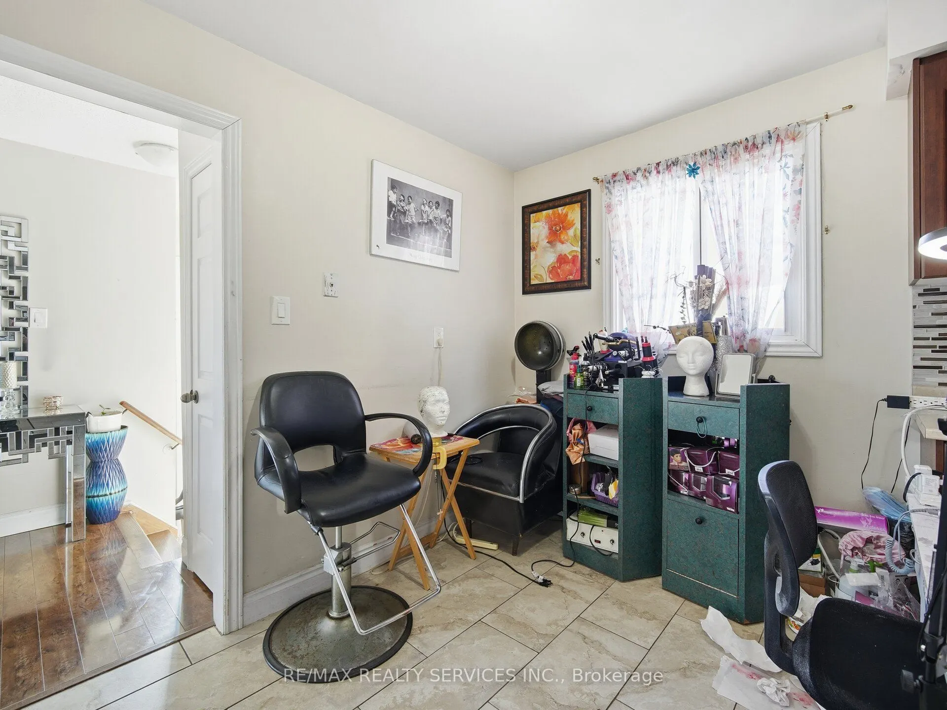 8 Deerpark Crescent