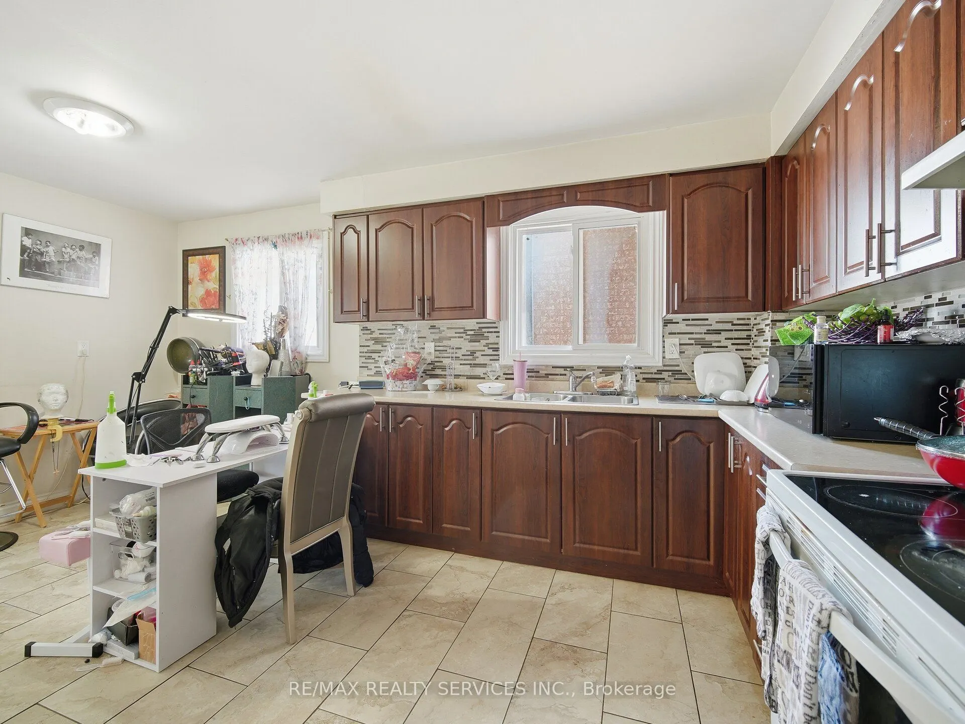 8 Deerpark Crescent