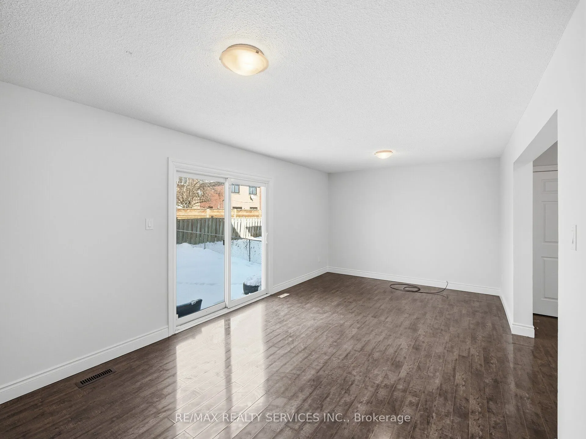 8 Deerpark Crescent