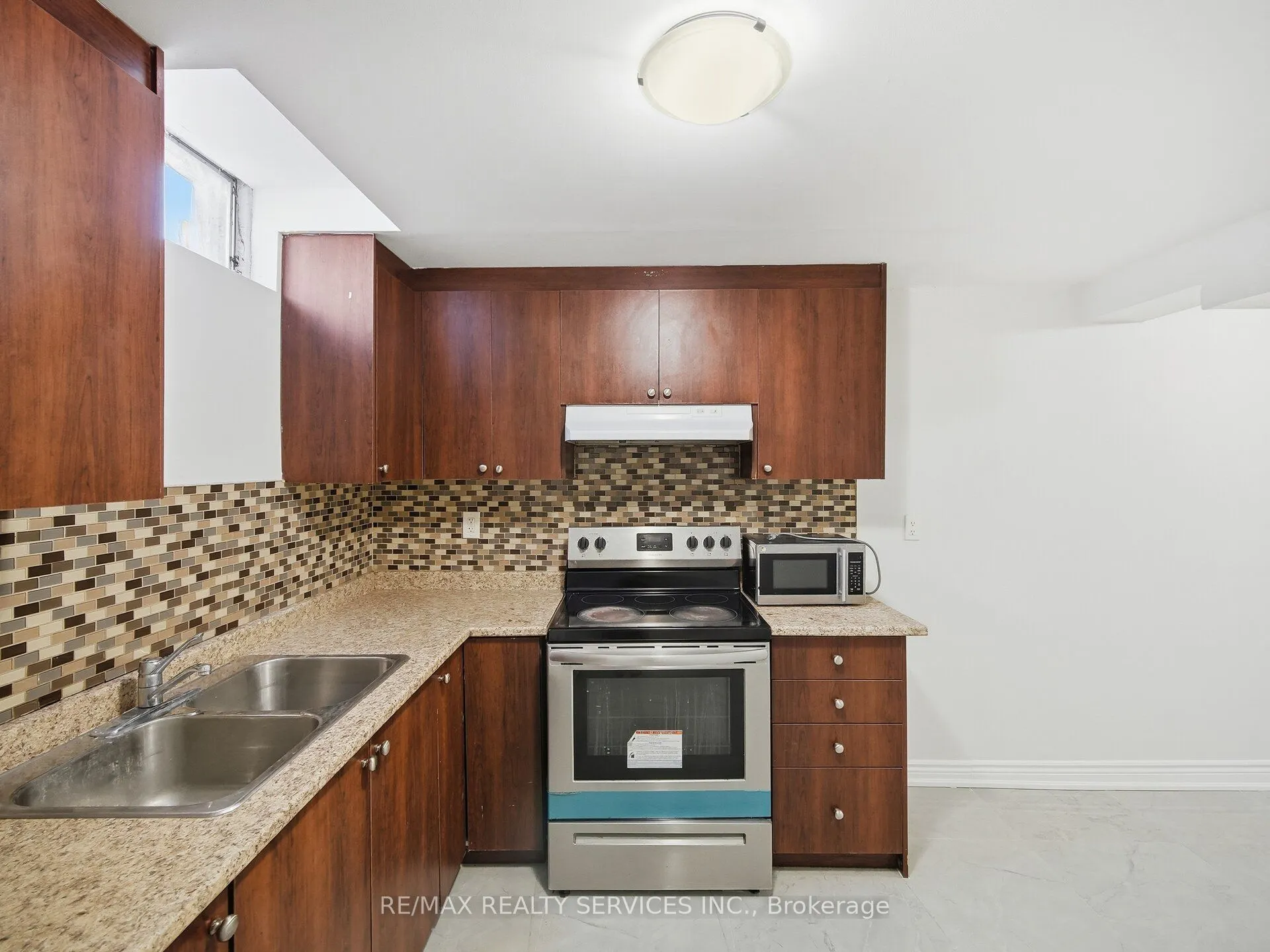 8 Deerpark Crescent