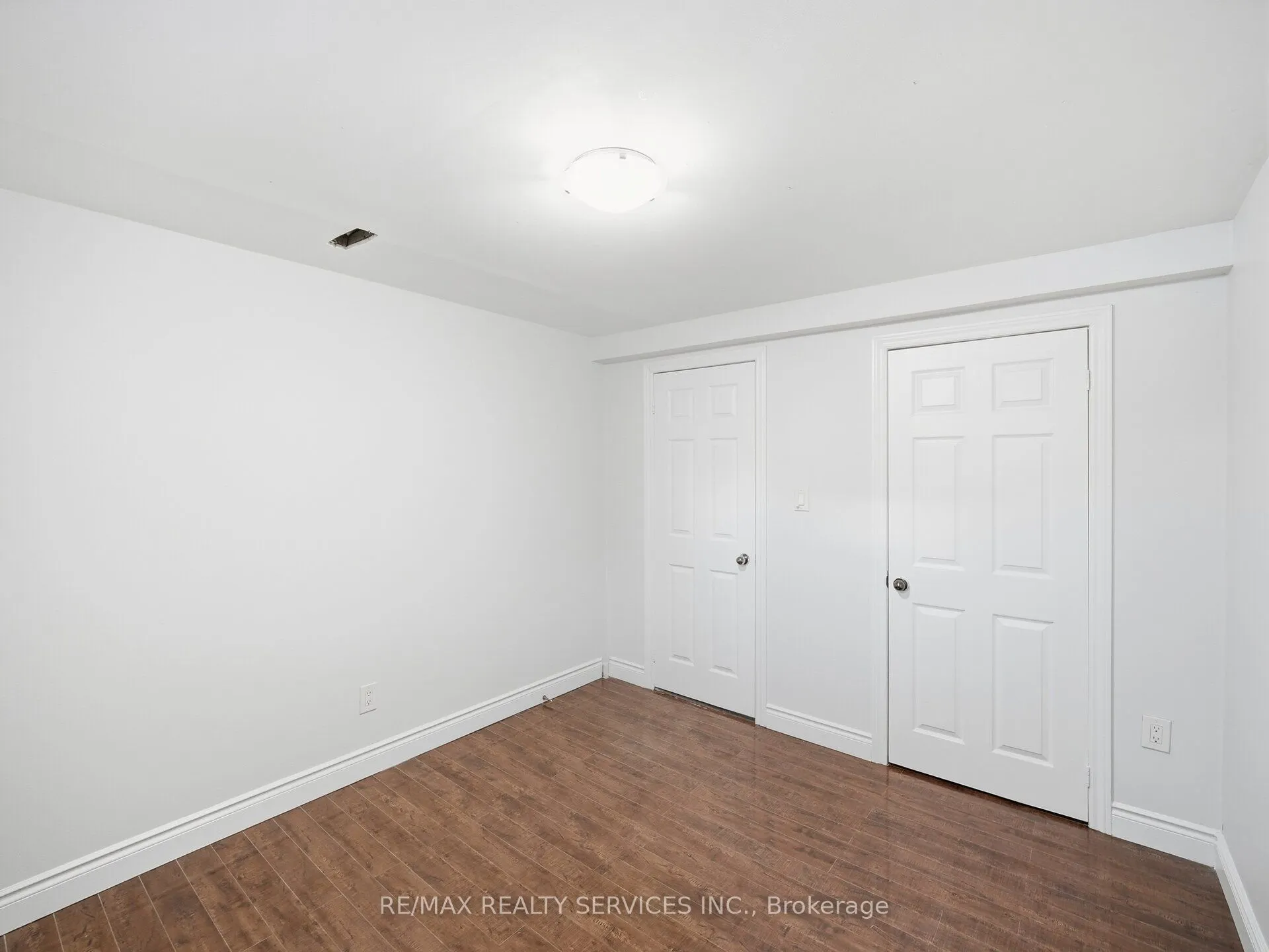 8 Deerpark Crescent