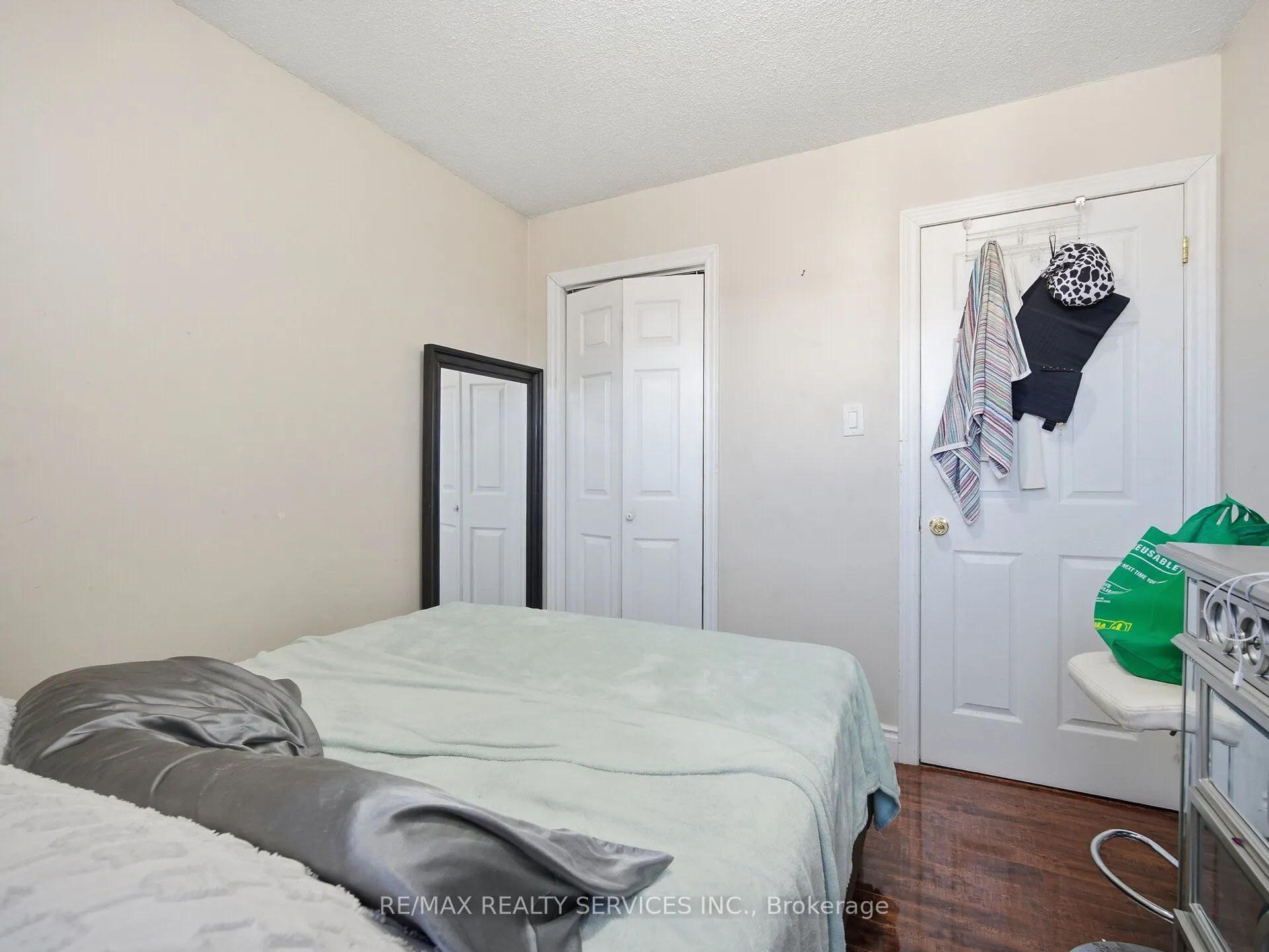 8 Deerpark Crescent