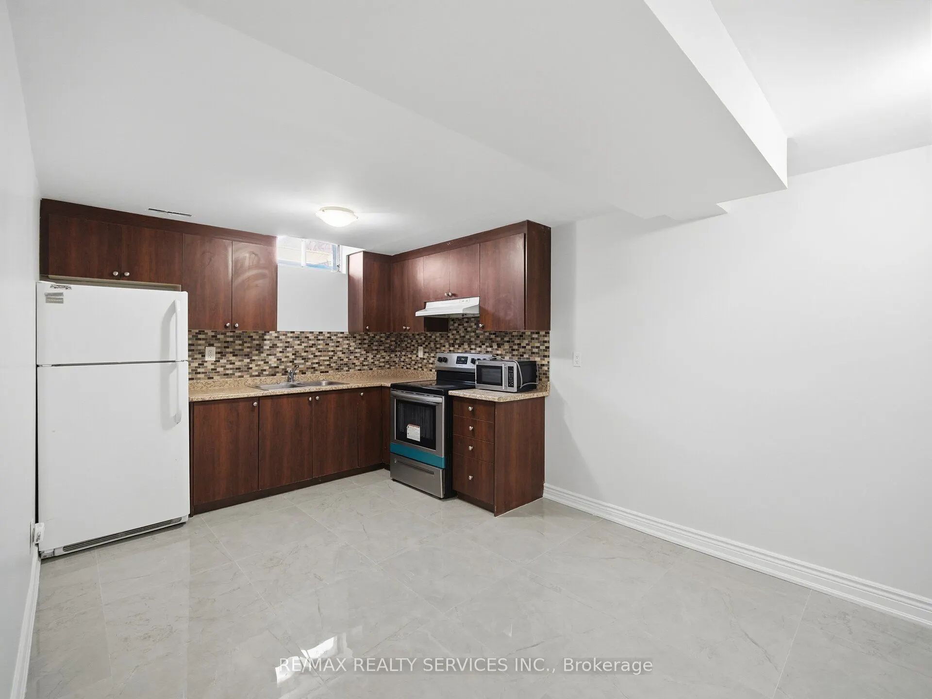8 Deerpark Crescent