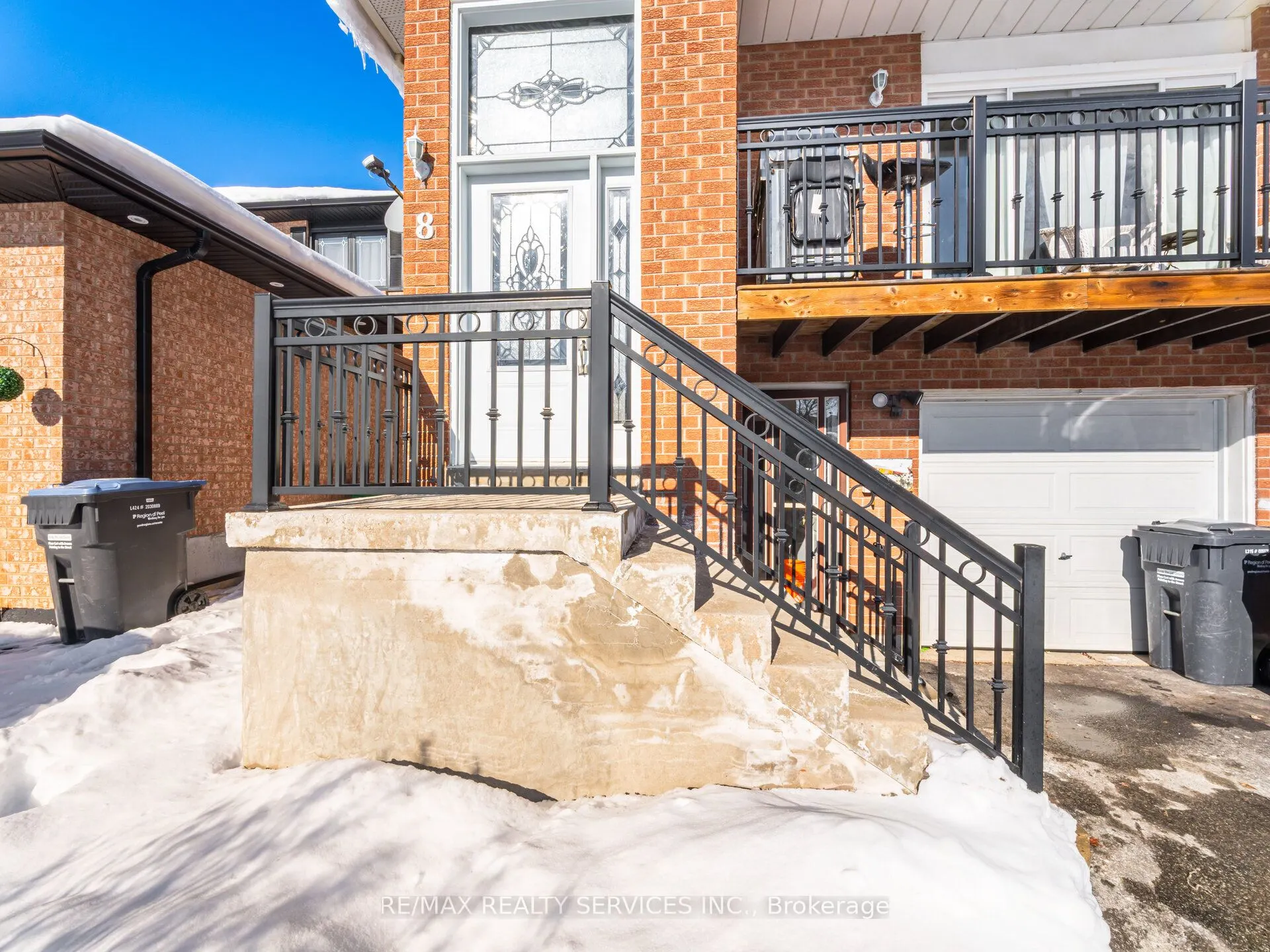 8 Deerpark Crescent