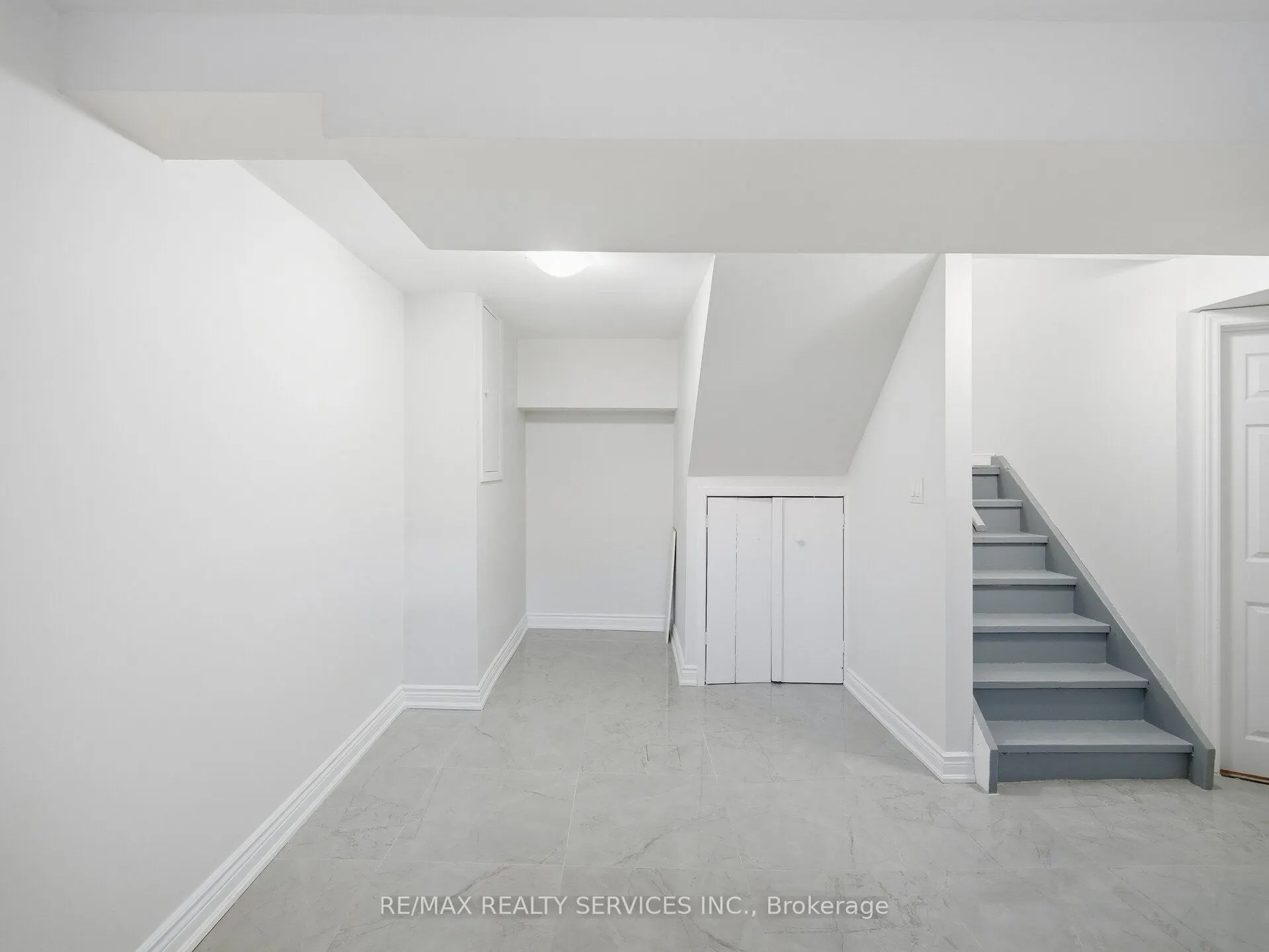 8 Deerpark Crescent