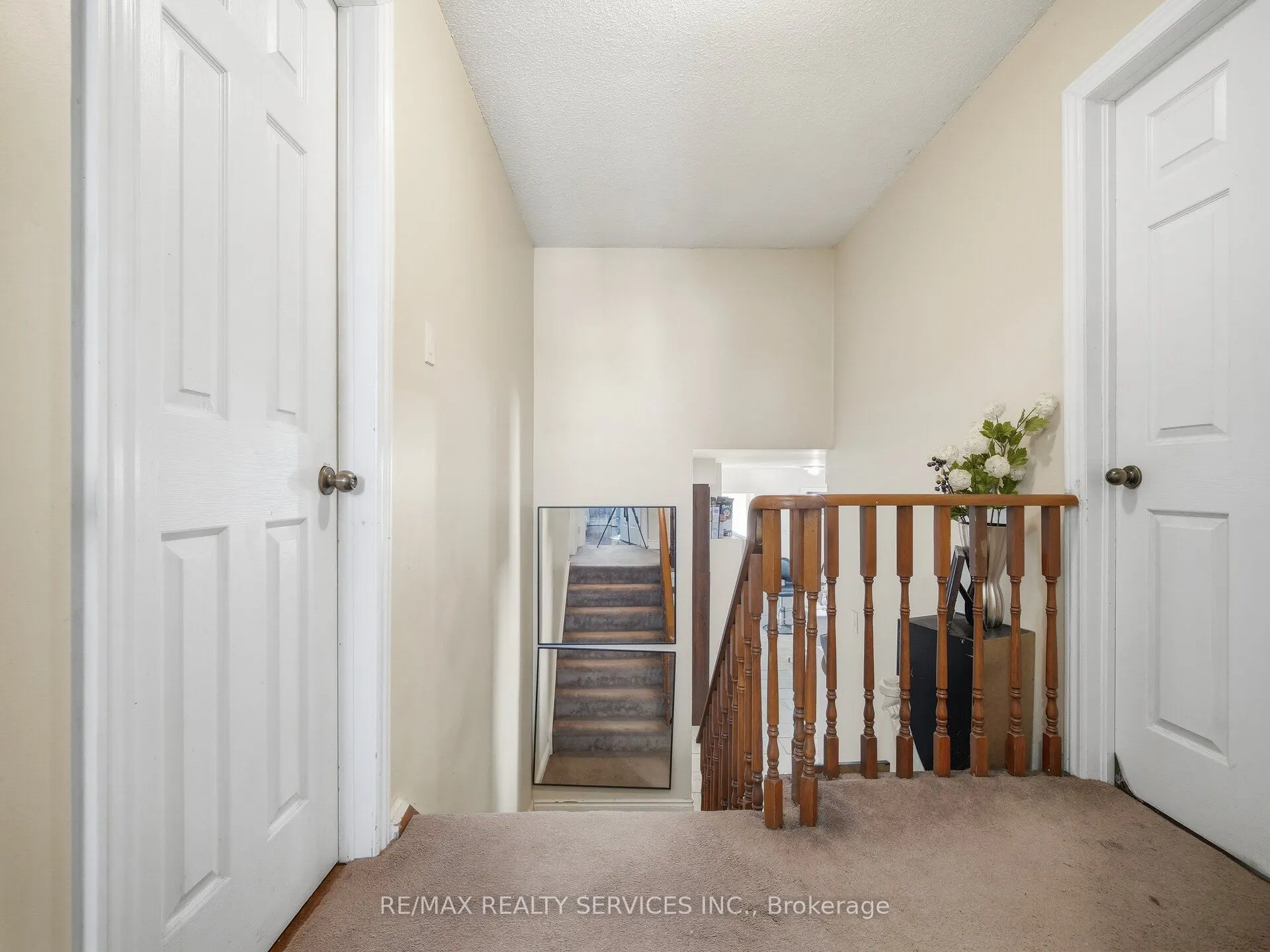 8 Deerpark Crescent
