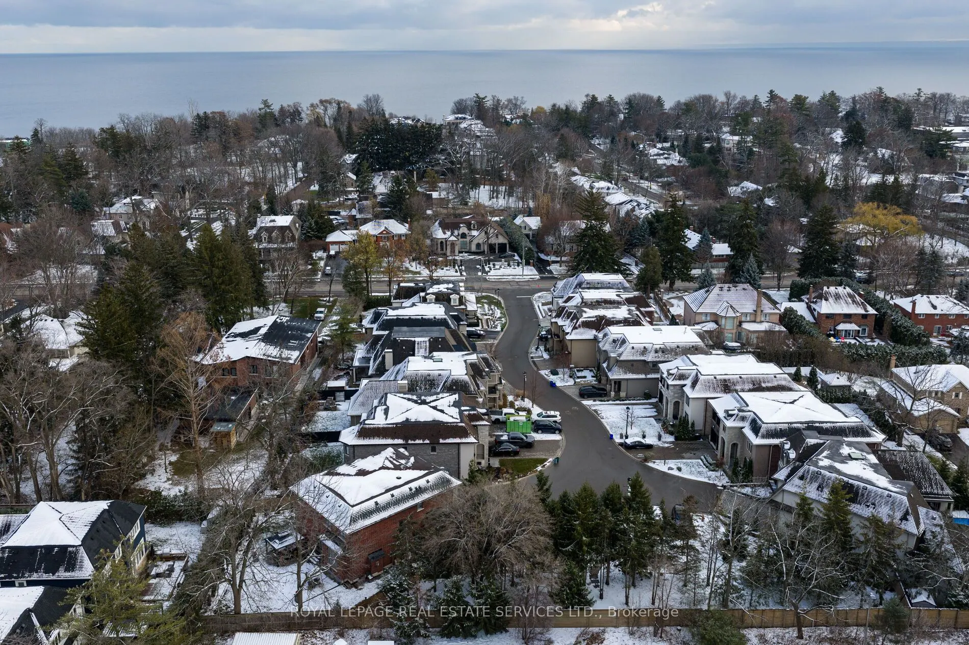 125 Paliser Court