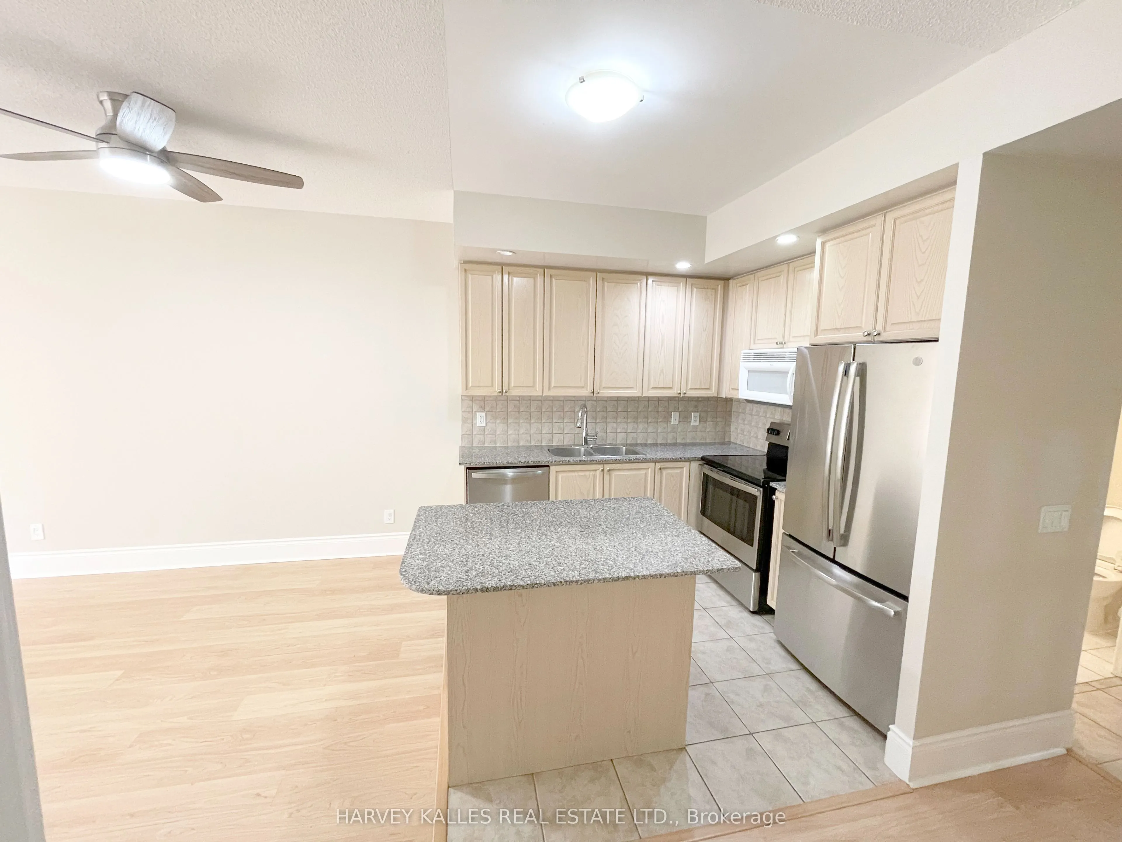 5233 Dundas Street W #316