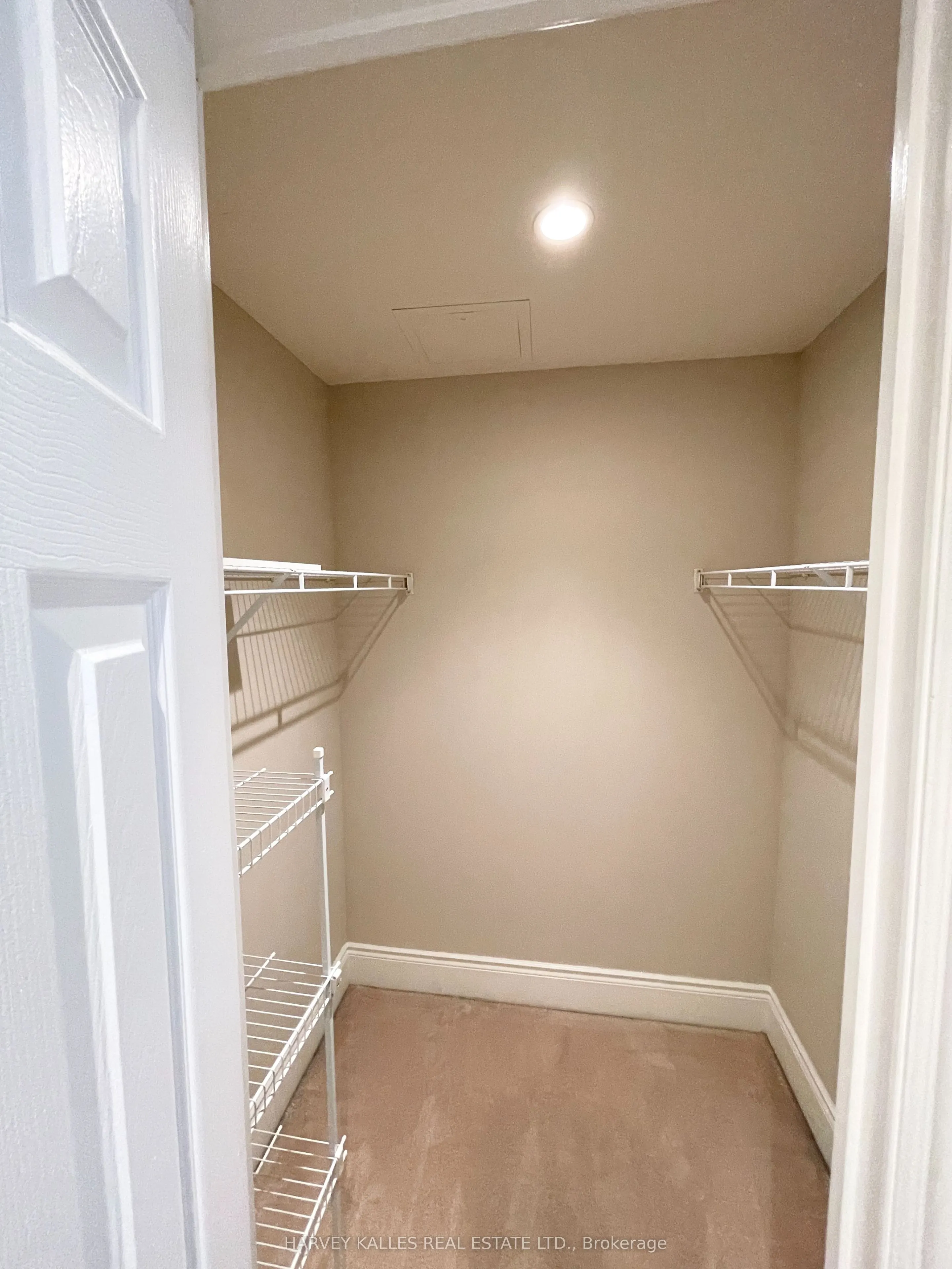 5233 Dundas Street W #316