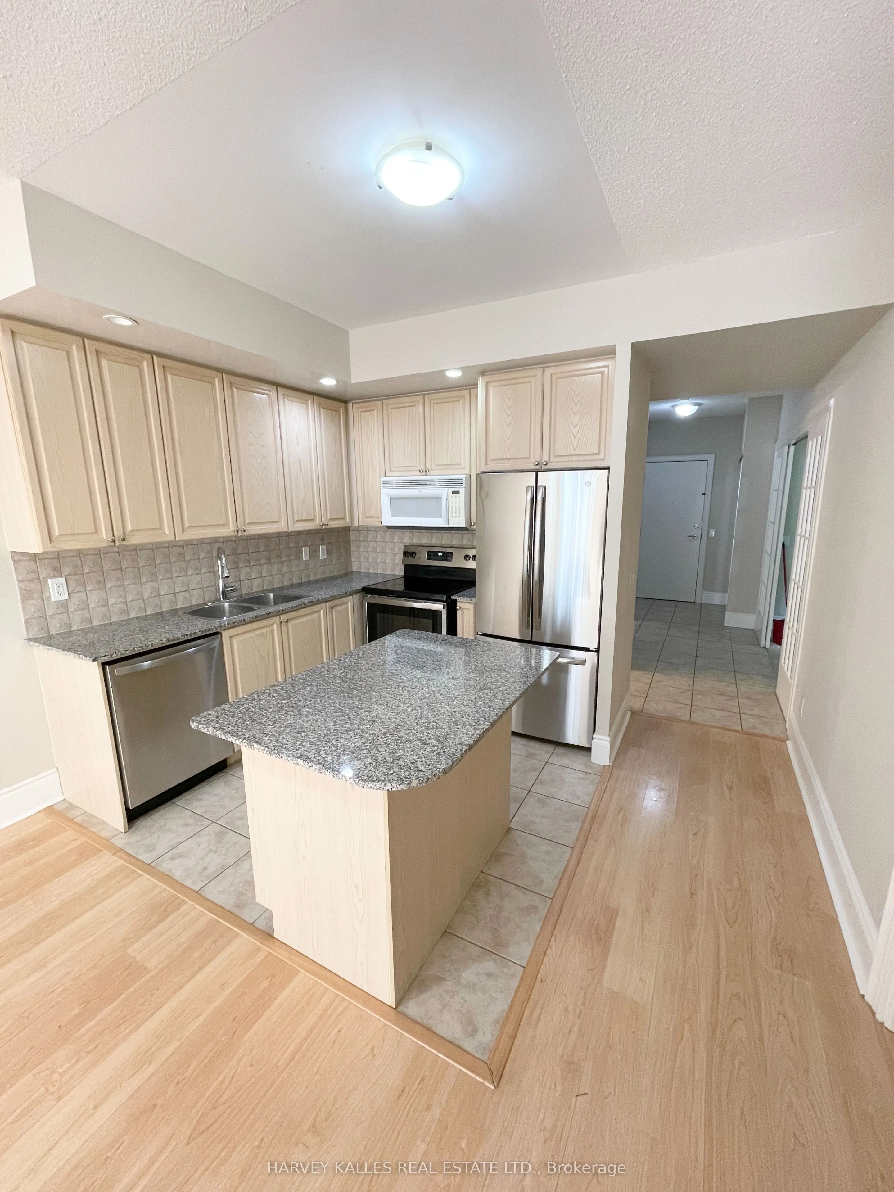 5233 Dundas Street W #316