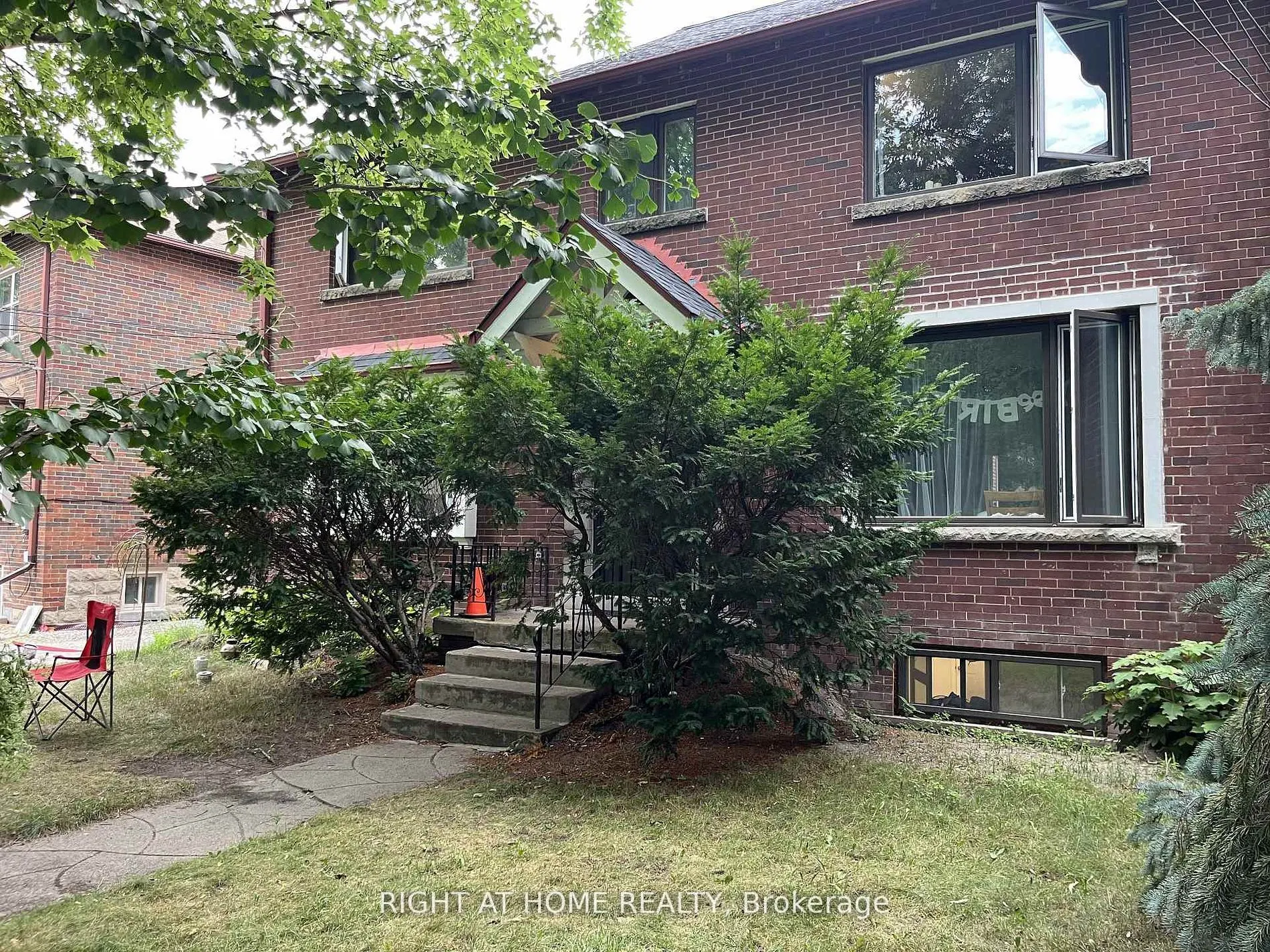 11 Rivercrest Road