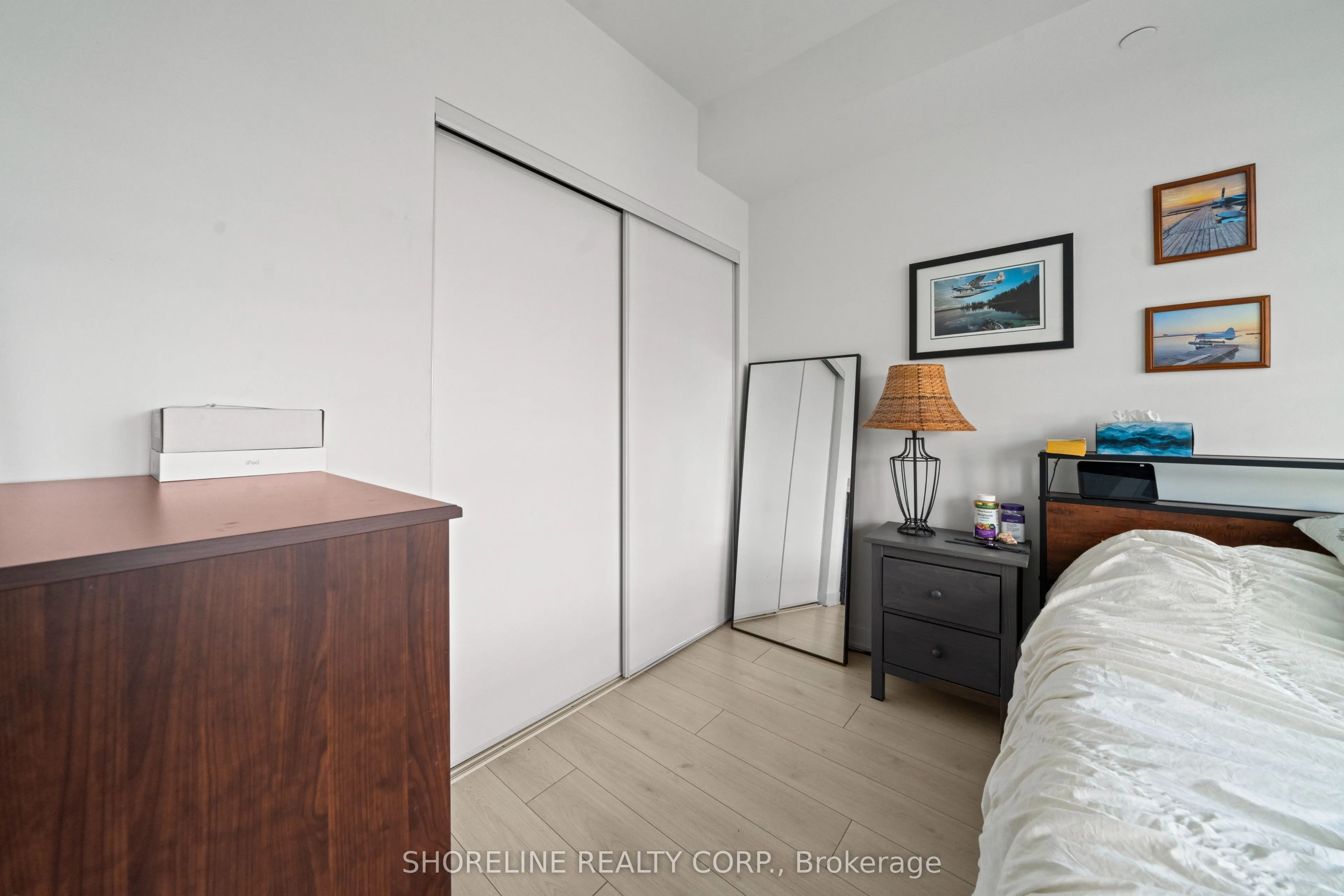 405 Dundas Street W #412