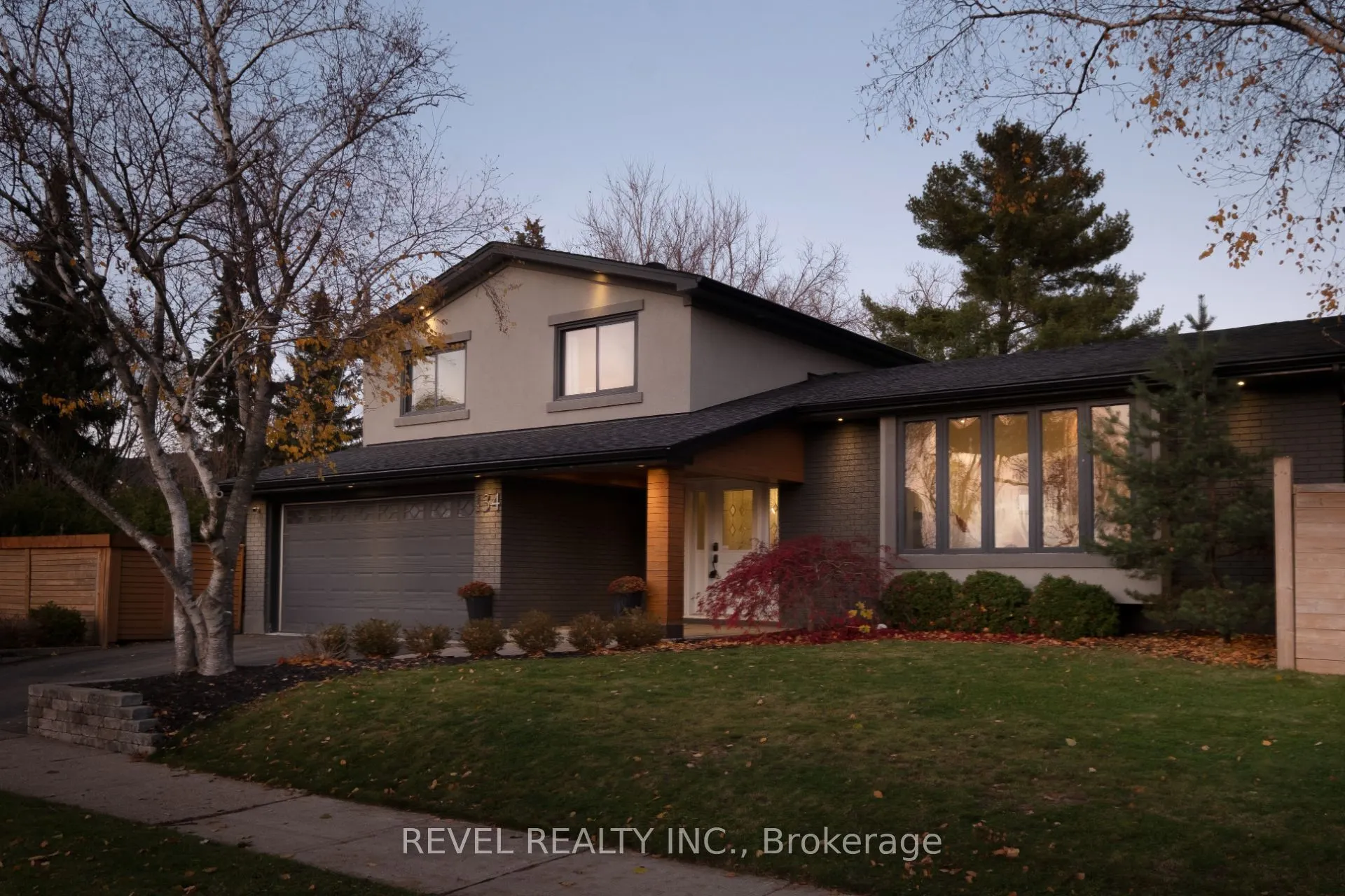 134 Fairwood Place W