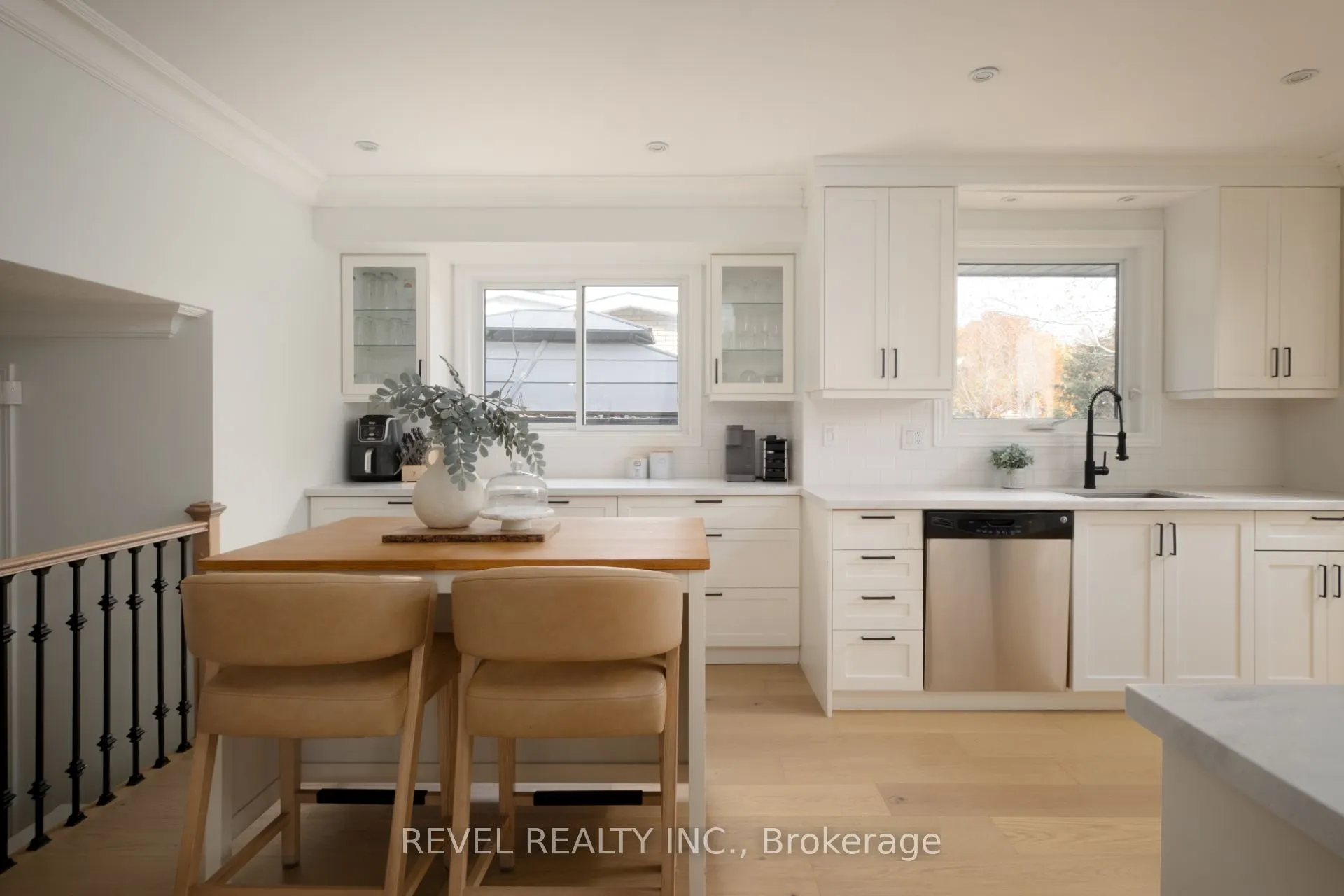 134 Fairwood Place W