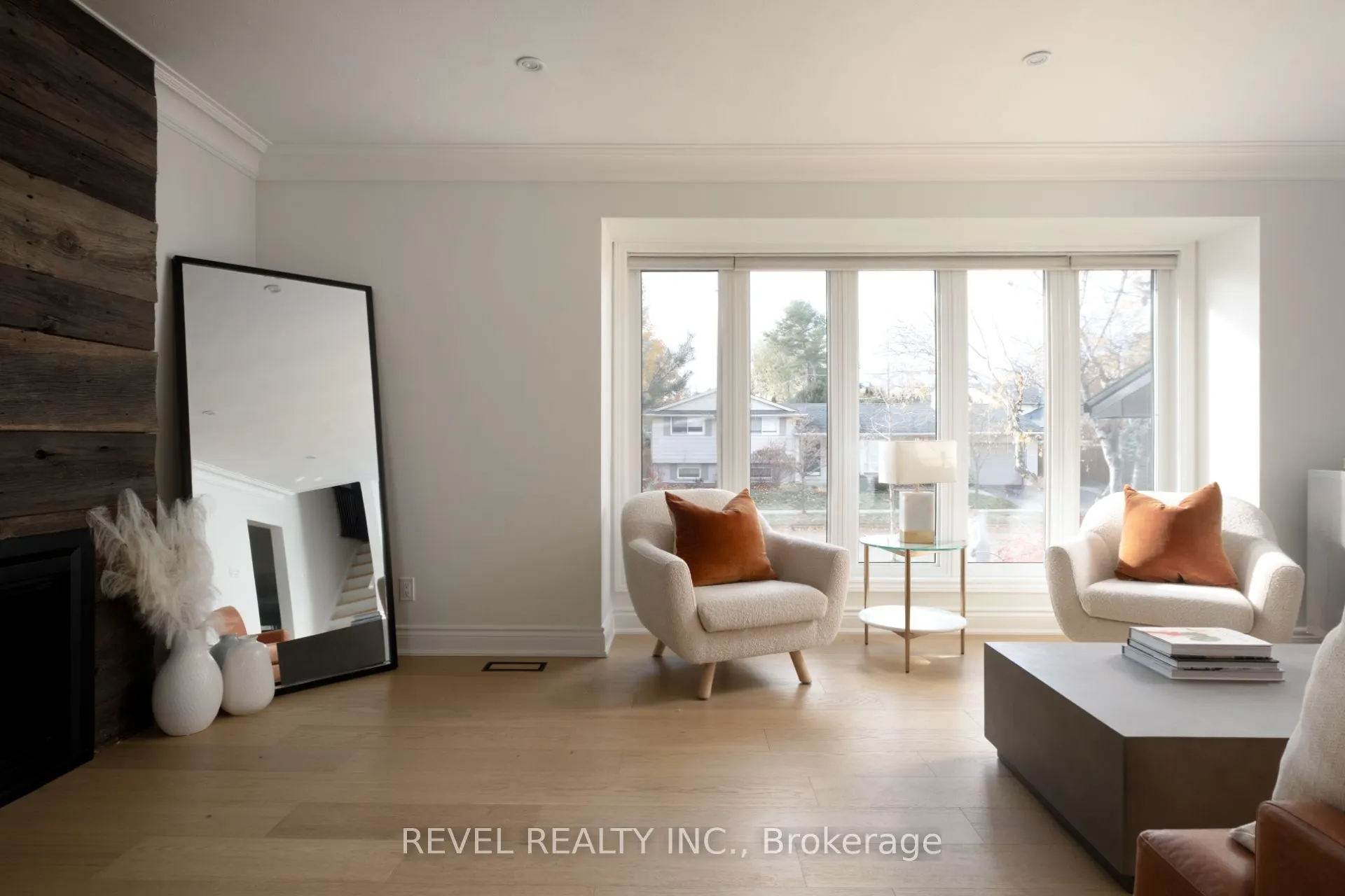 134 Fairwood Place W