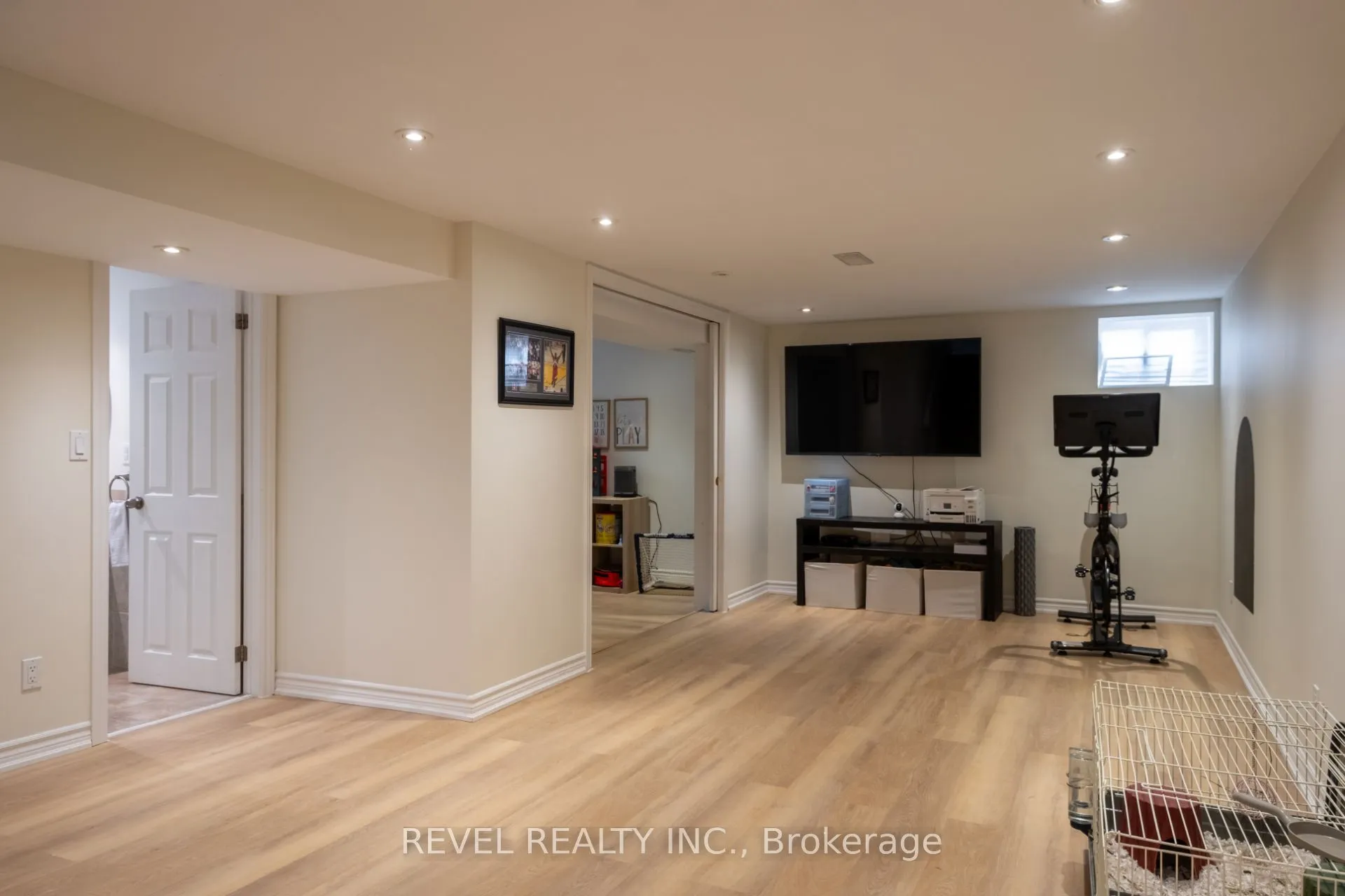 134 Fairwood Place W