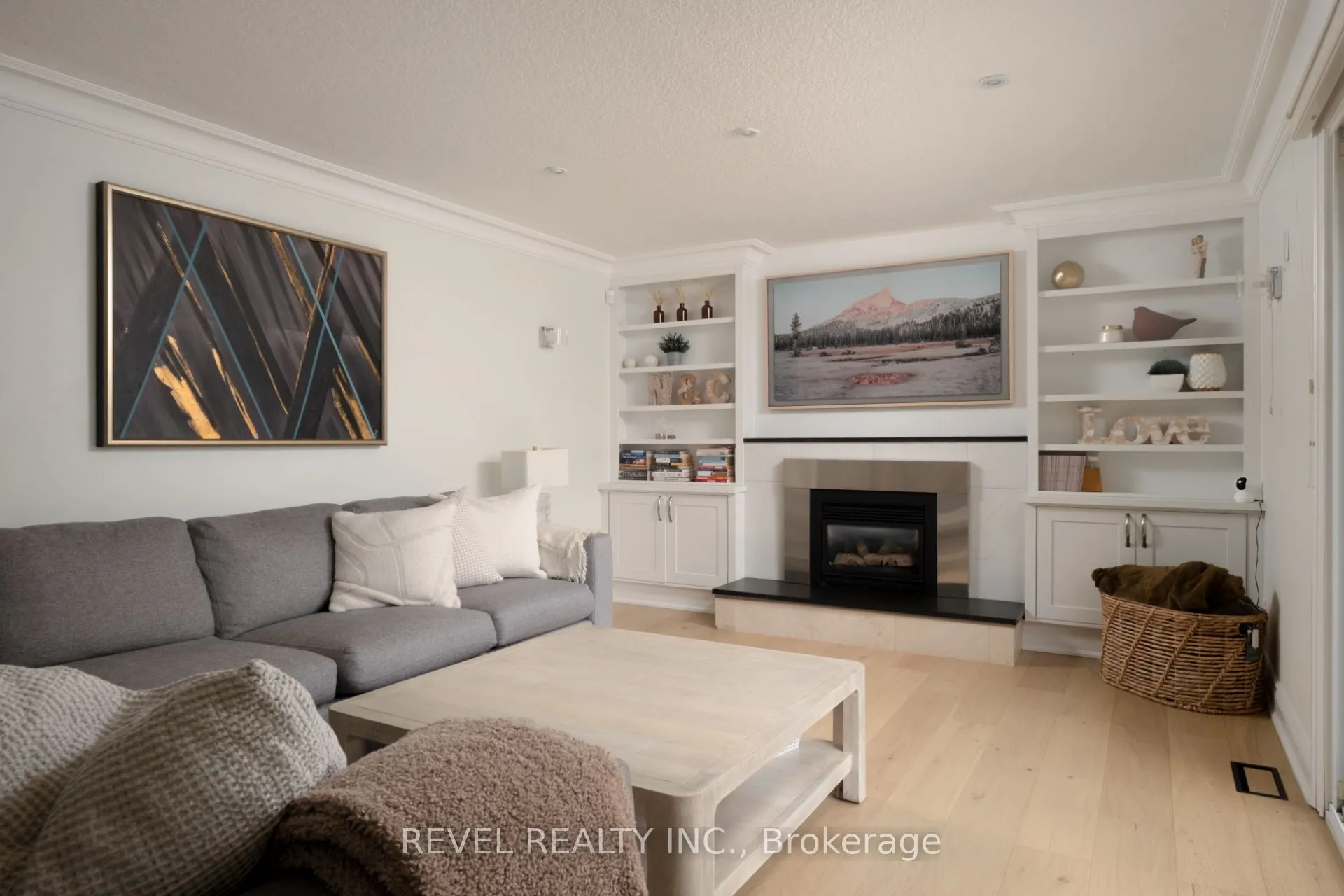 134 Fairwood Place W