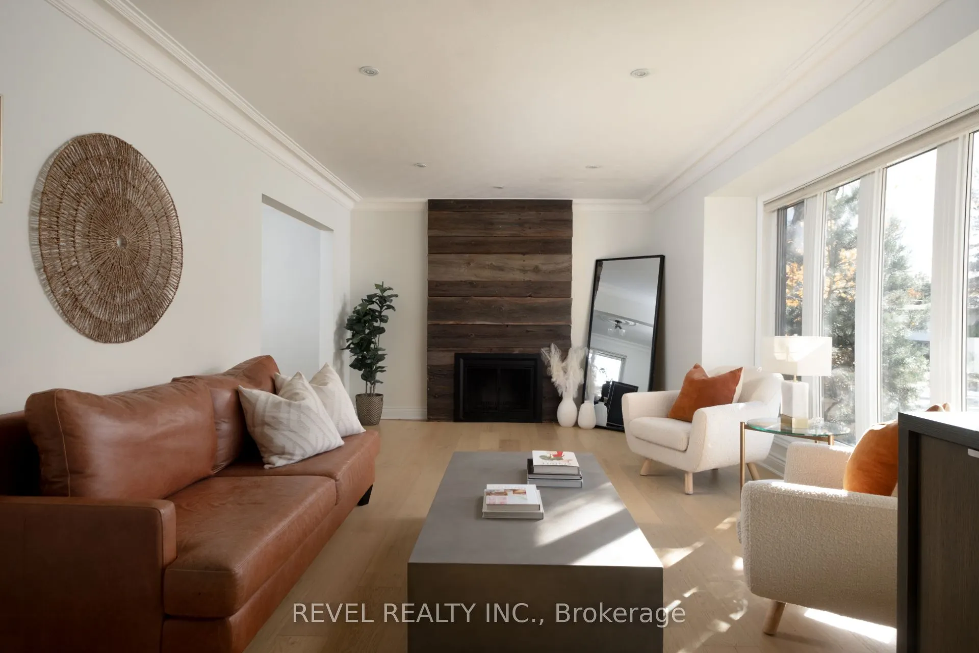 134 Fairwood Place W