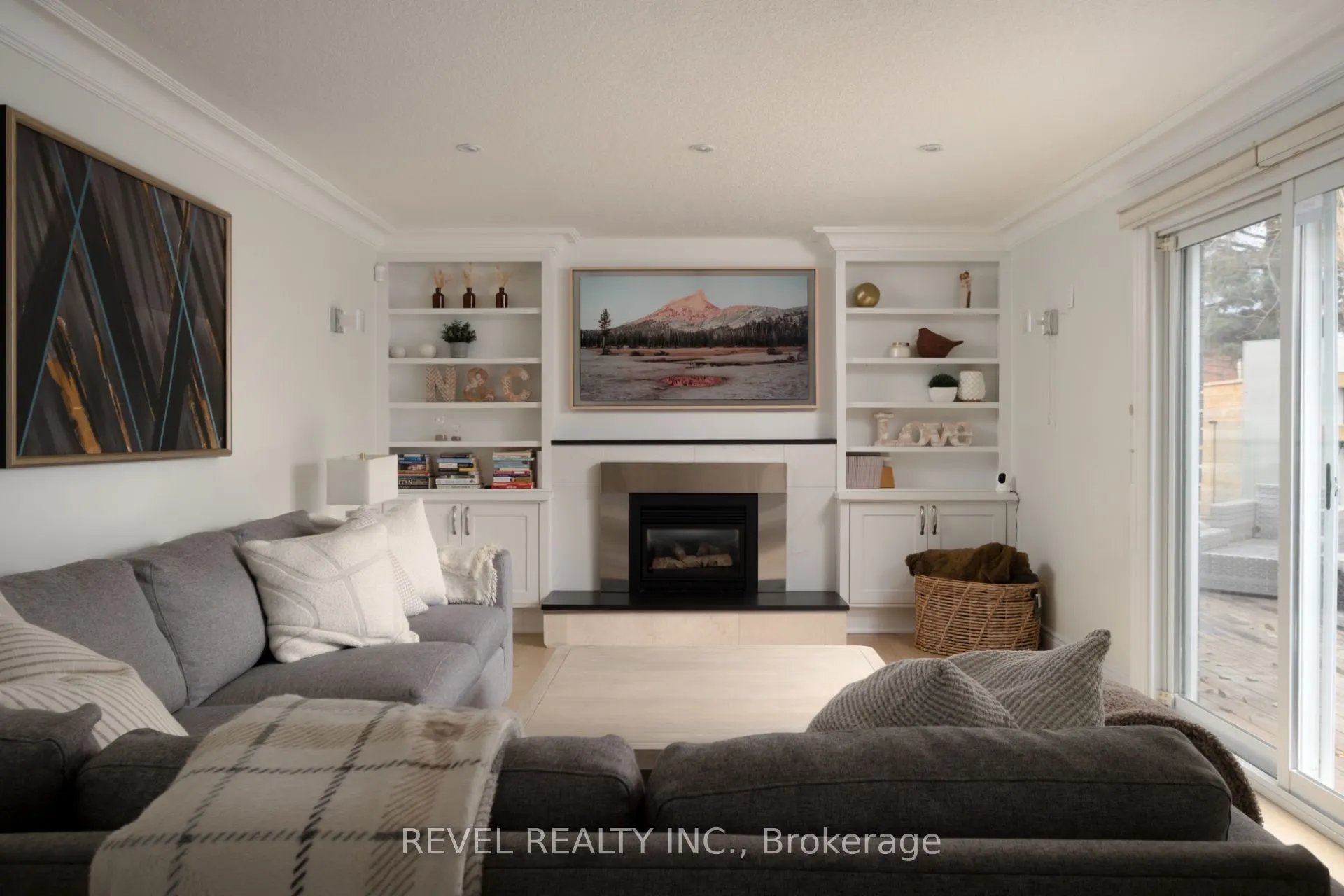 134 Fairwood Place W