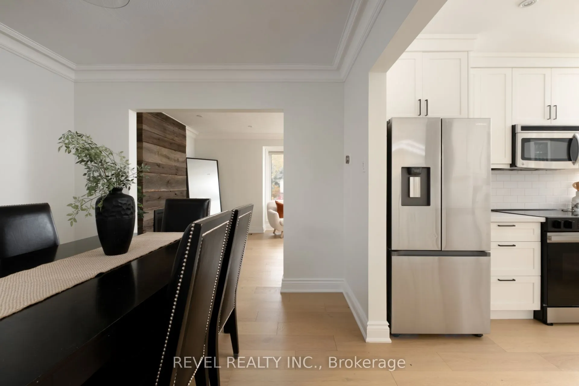134 Fairwood Place W