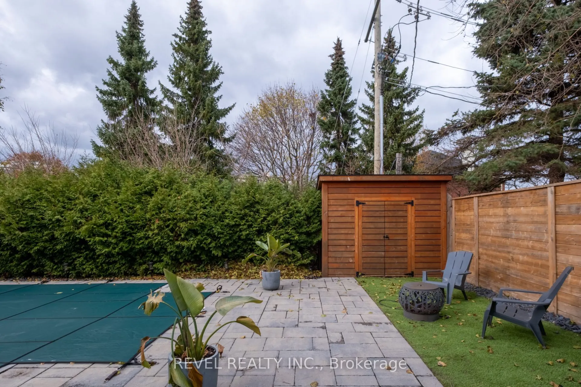 134 Fairwood Place W