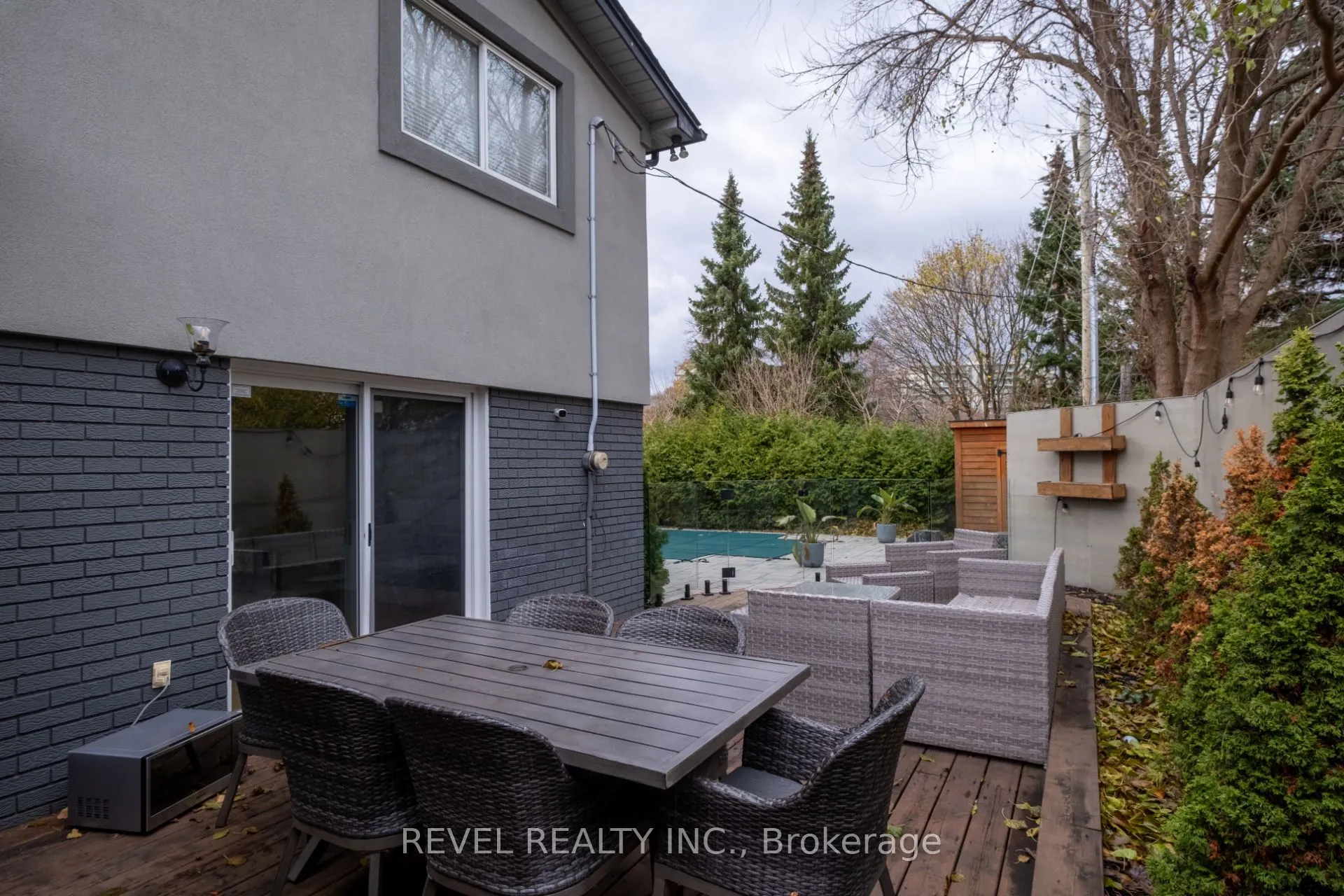134 Fairwood Place W