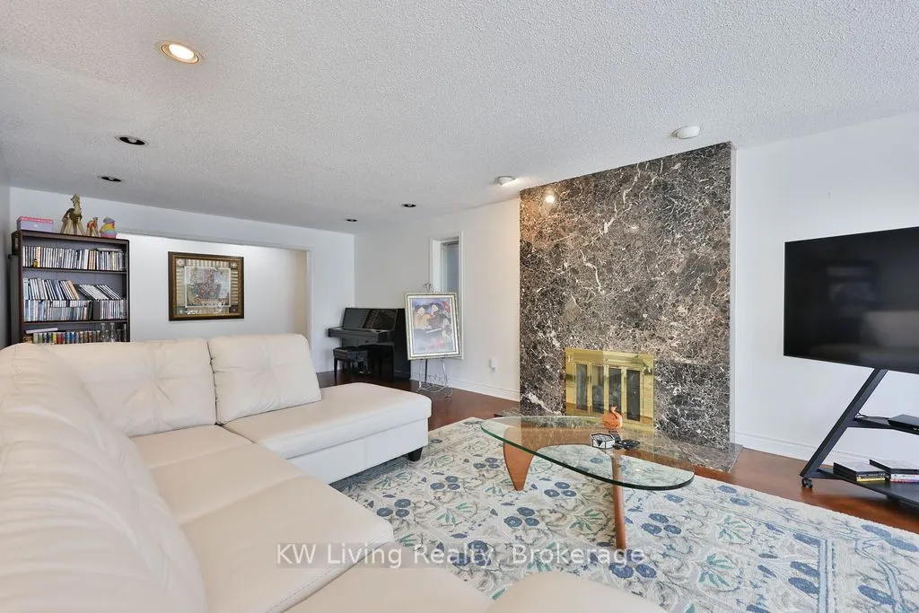 1070 Geran Crescent