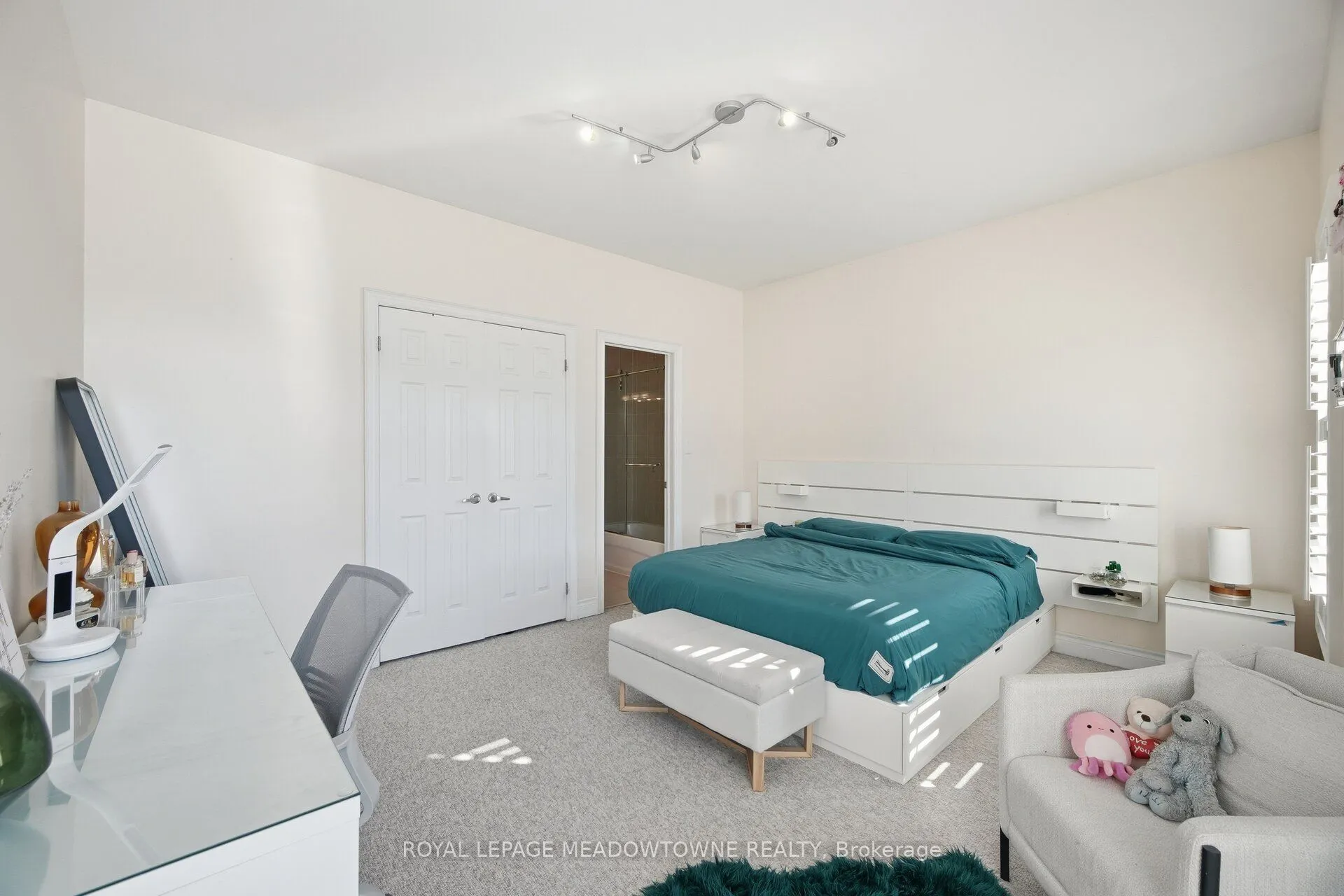 5221 Adobe Court