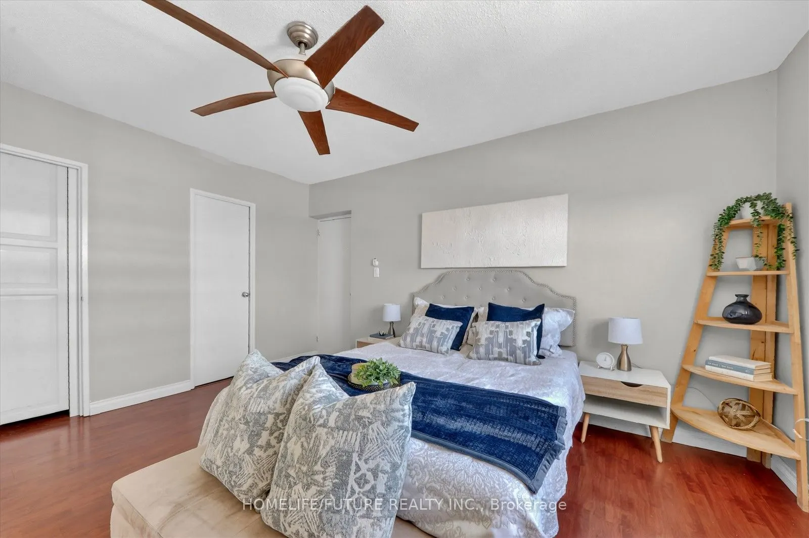 15 Elizabeth Street N #704