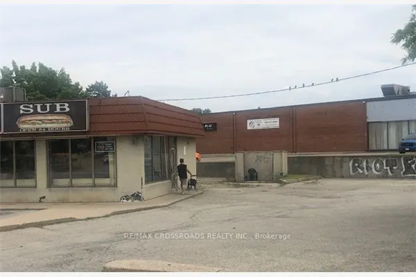 2100 Dundas Street E