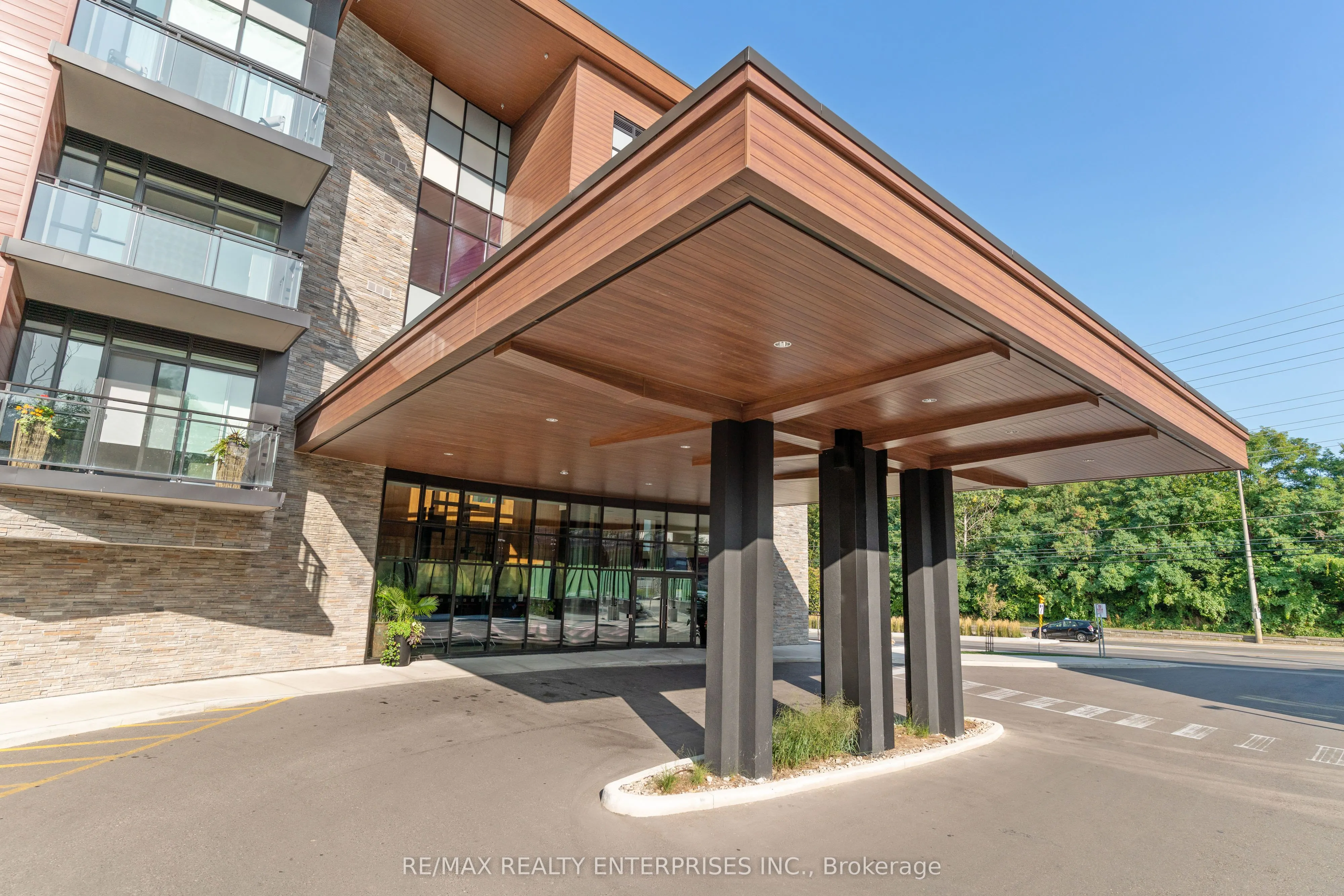 1575 Lakeshore Road W #GR17