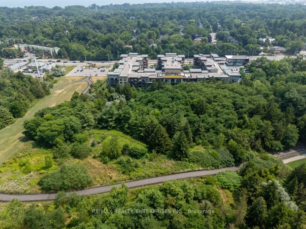 1575 Lakeshore Road W #GR17