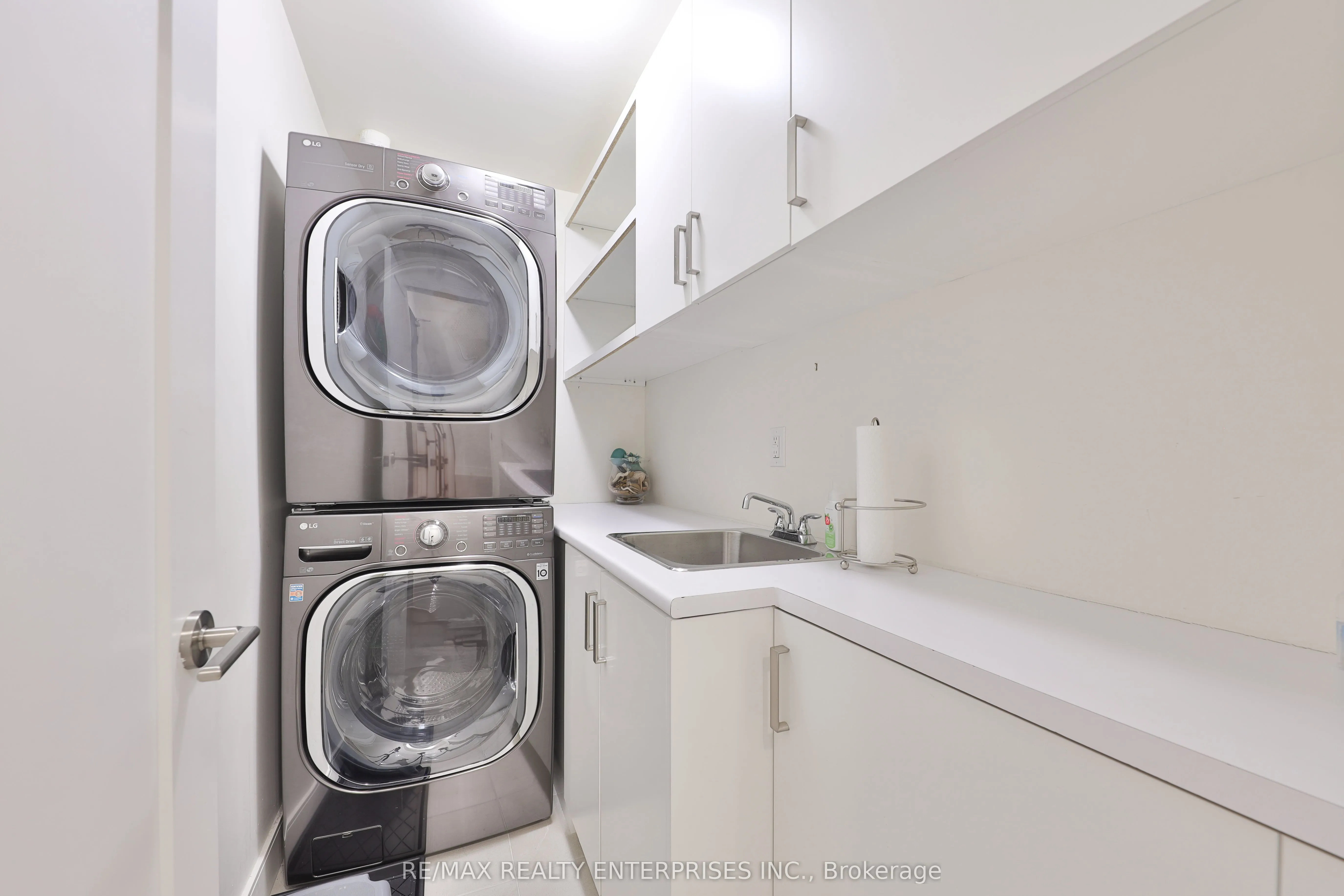 1575 Lakeshore Road W #GR17