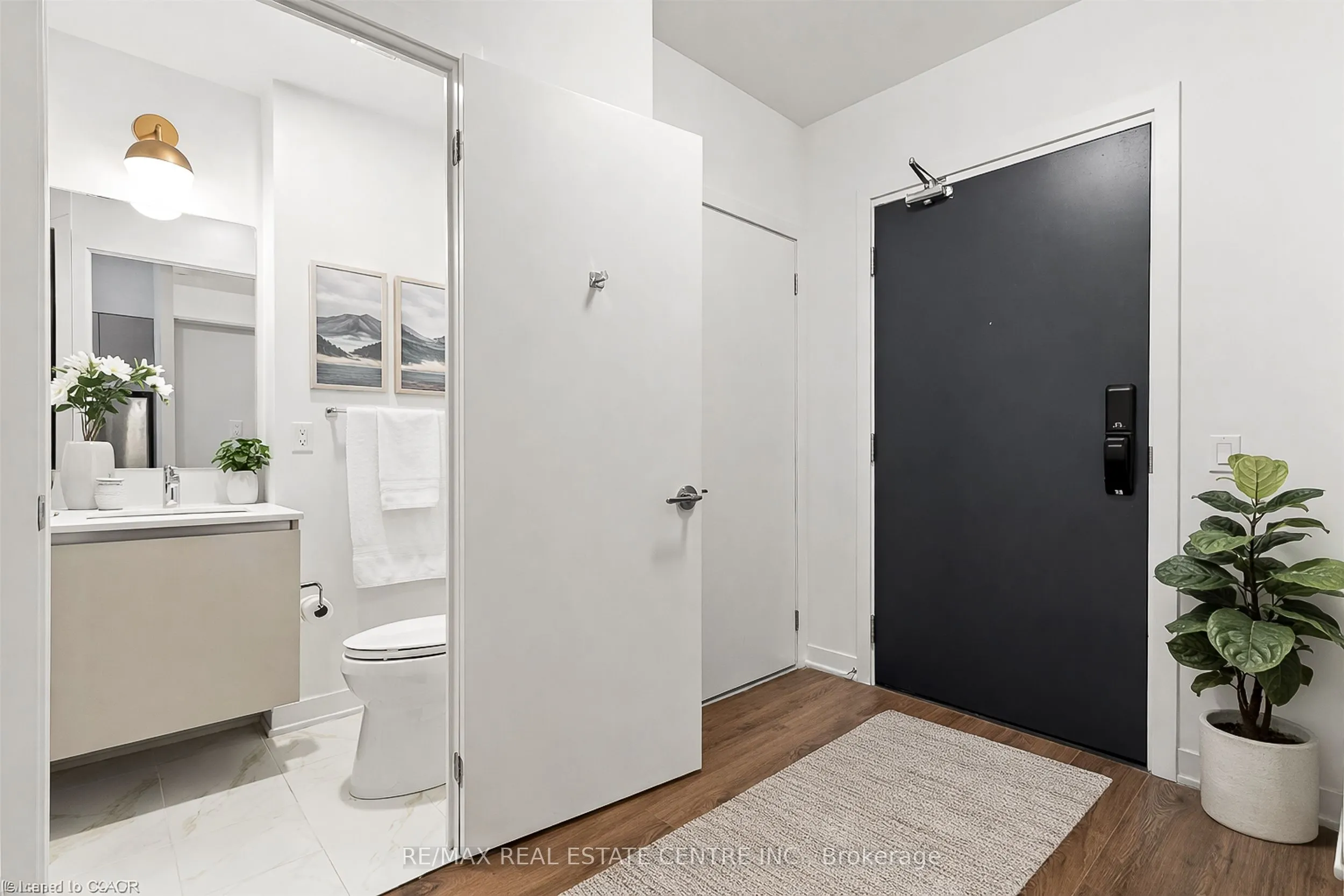 405 Dundas Street W #316