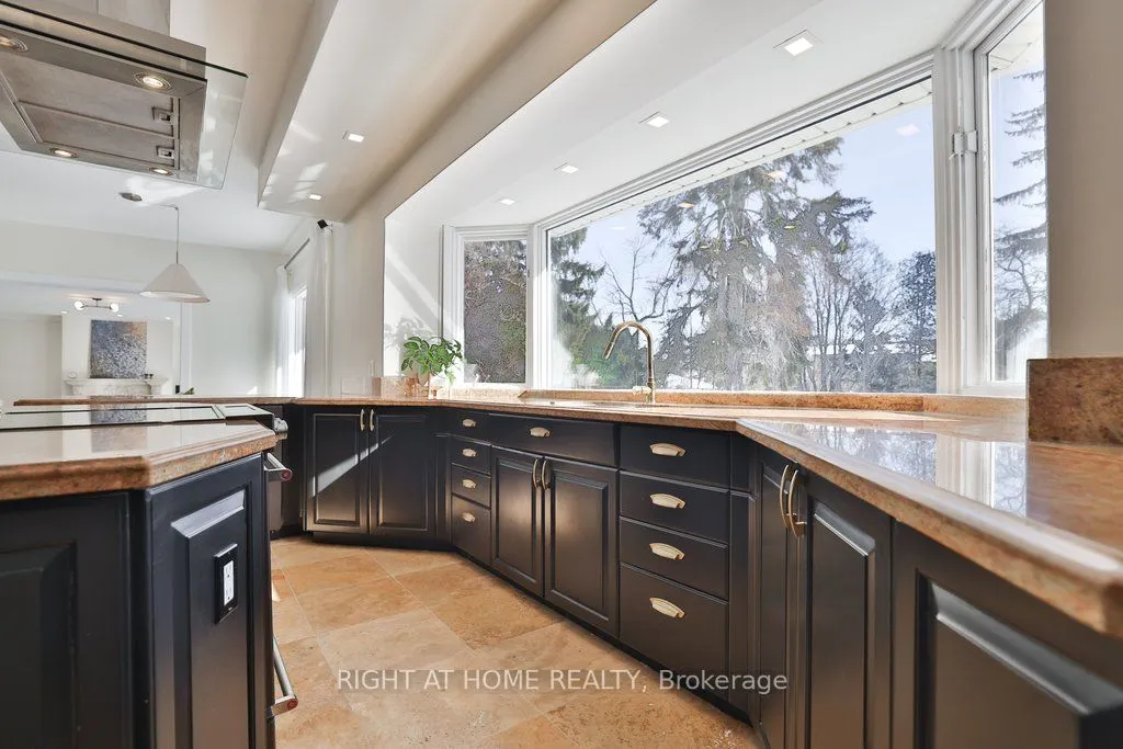 471 Country Club Crescent