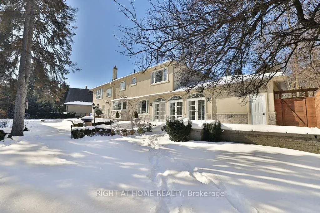 471 Country Club Crescent