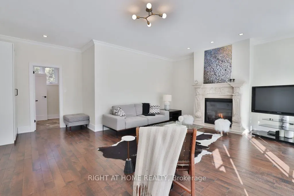 471 Country Club Crescent