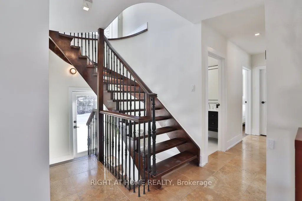 471 Country Club Crescent