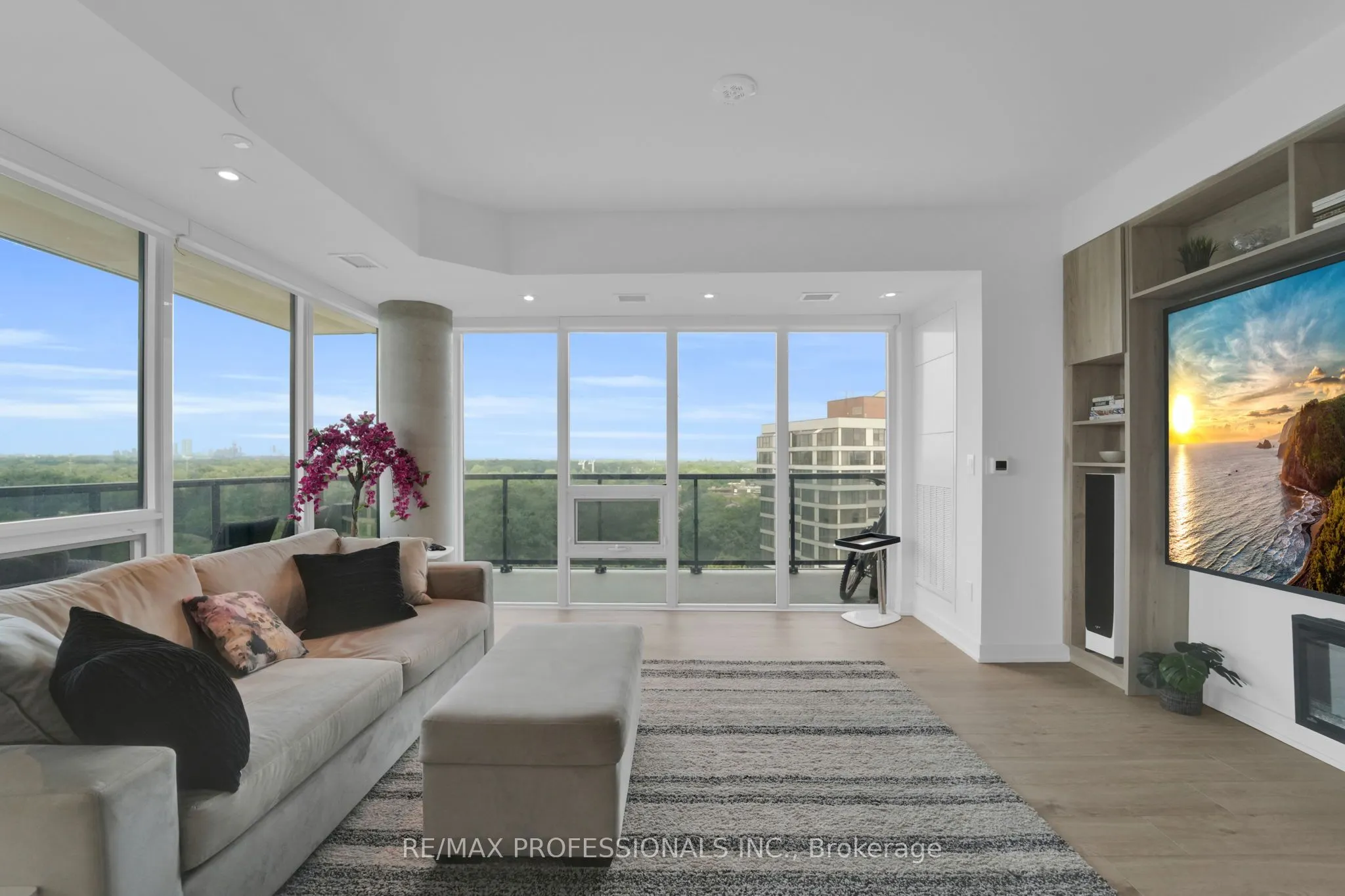 1035 Southdown Road #1402
