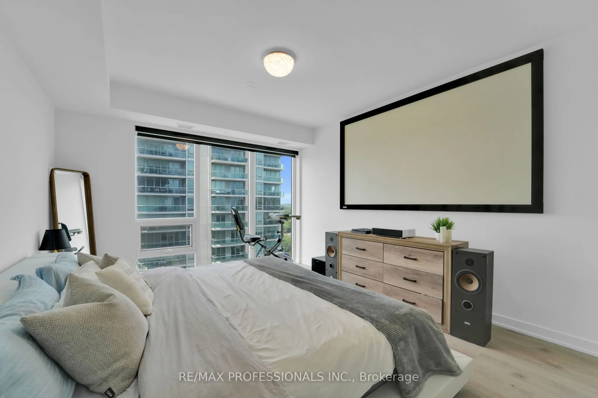 1035 Southdown Road #1402