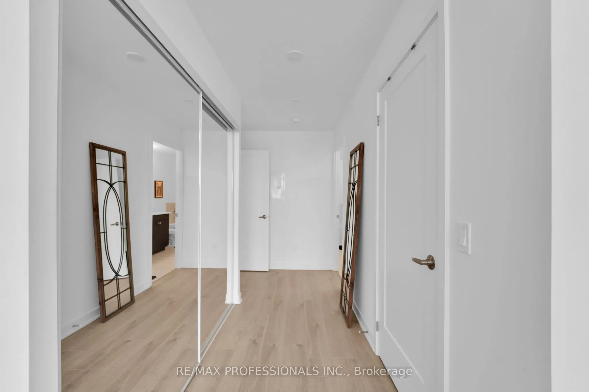 1035 Southdown Road #1402